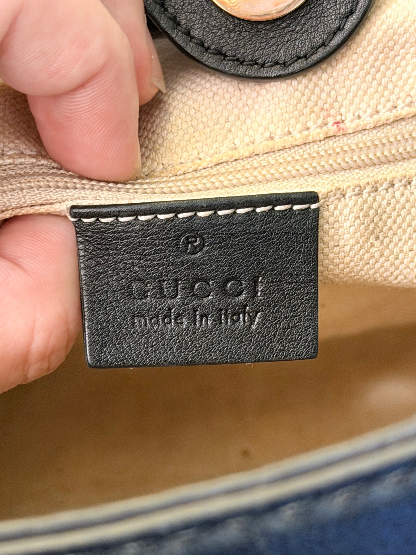 GUCCI BLACK GUCCISSIMA SUKEY HANDBAG