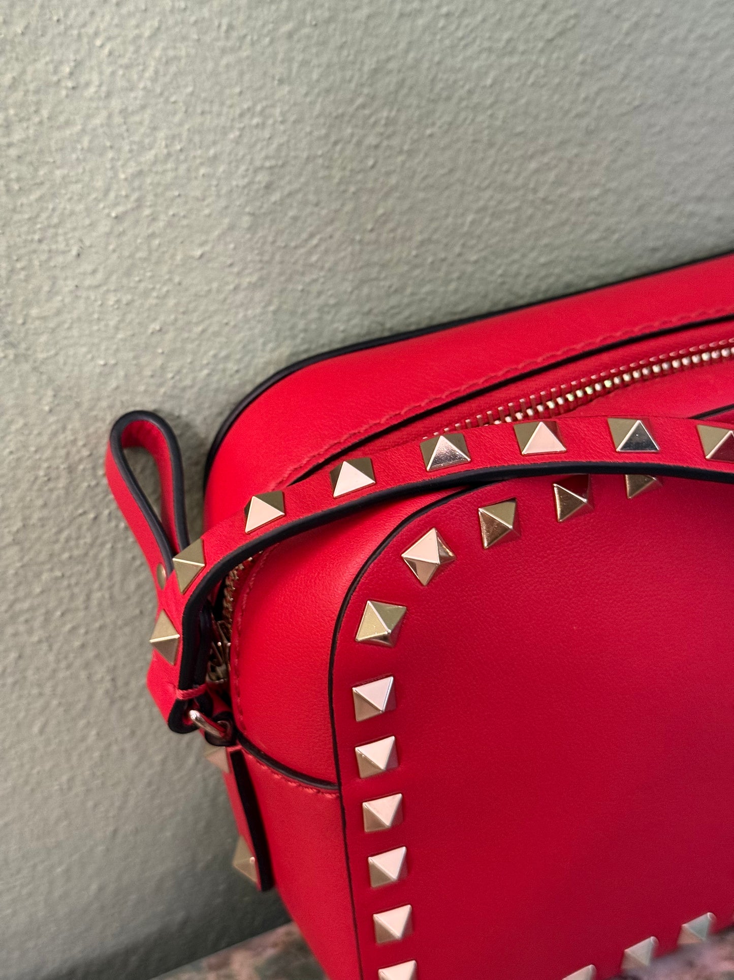 VALENTINO RED ROCKSTUD CAMERA BAG