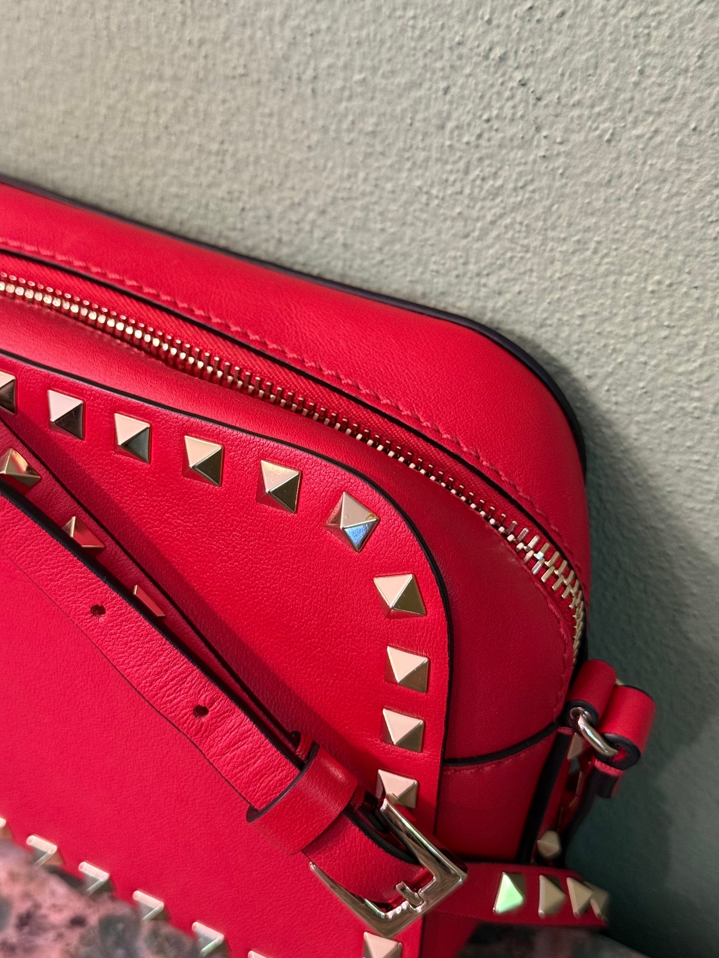 VALENTINO RED ROCKSTUD CAMERA BAG