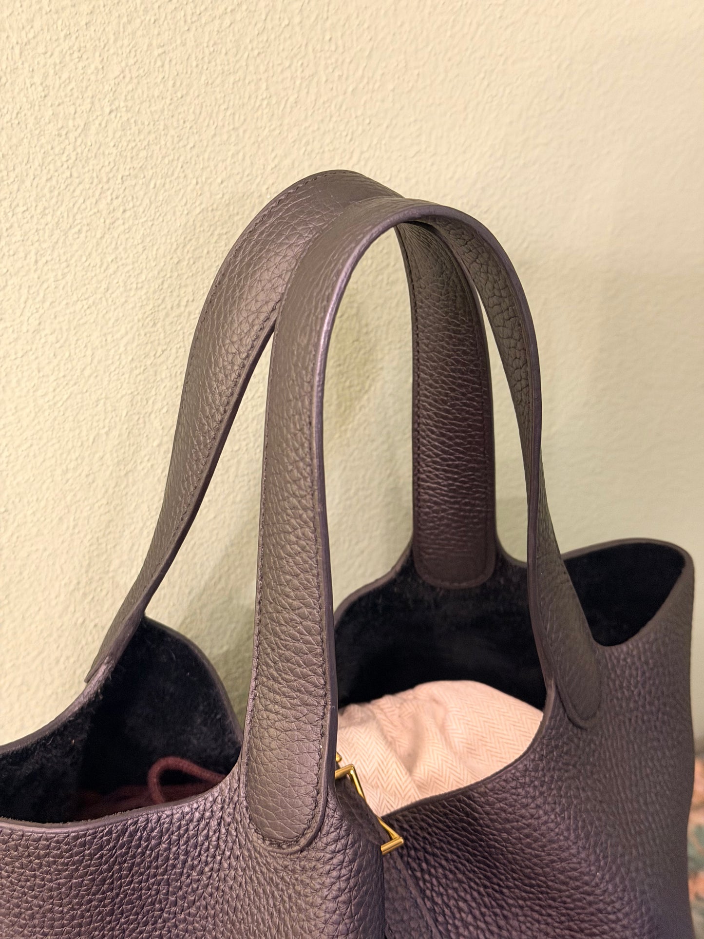 HERMÈS BLACK CLEMENCE PICOTIN LOCK 22 HANDBAG
