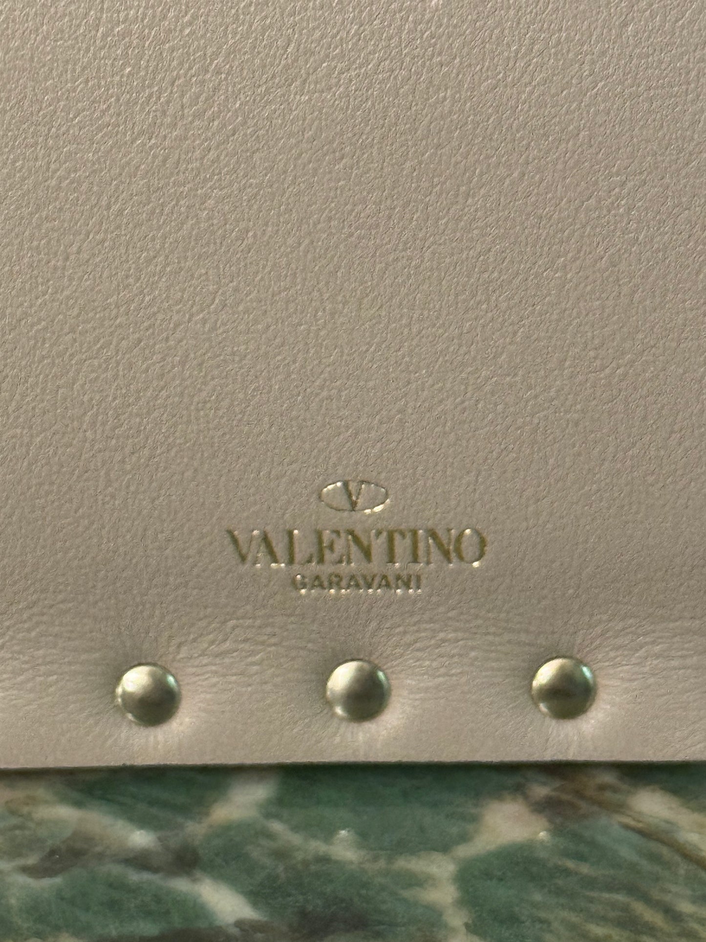 VALENTINO PINK ROCKSTUD ENVELOPE FLAT POCHETTE
