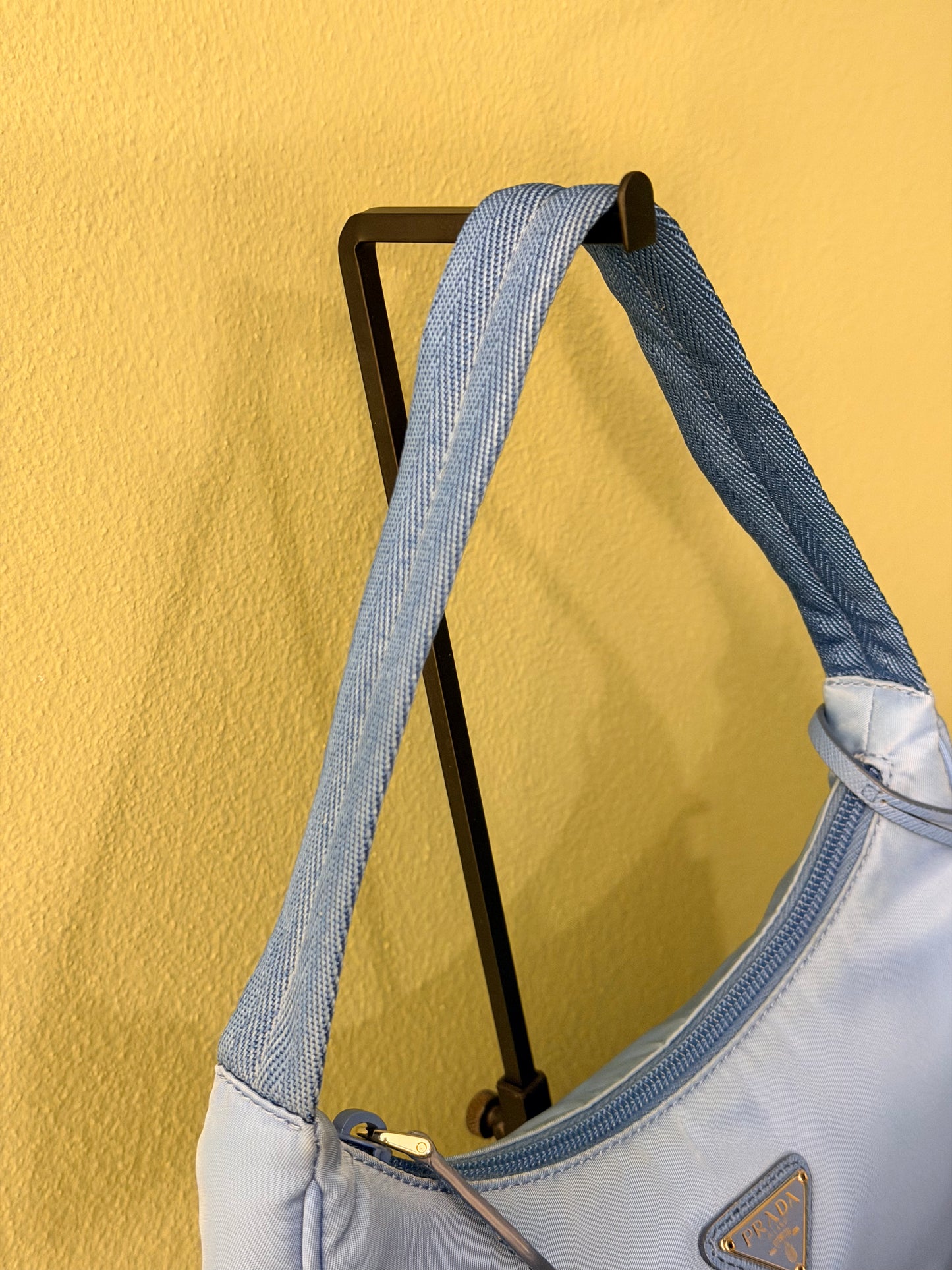 PRADA LIGHT BLUE NYLON RE EDITION 2000 SHOULDER BAG