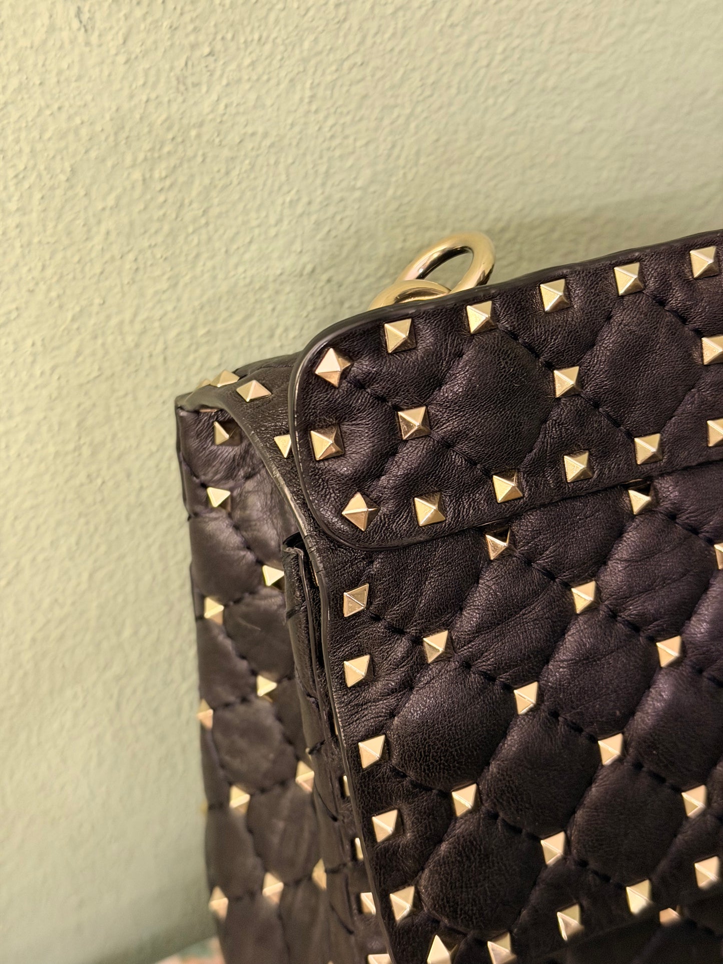 VALENTINO BLACK LARGE ROCKSTUD SPIKE HANDBAG