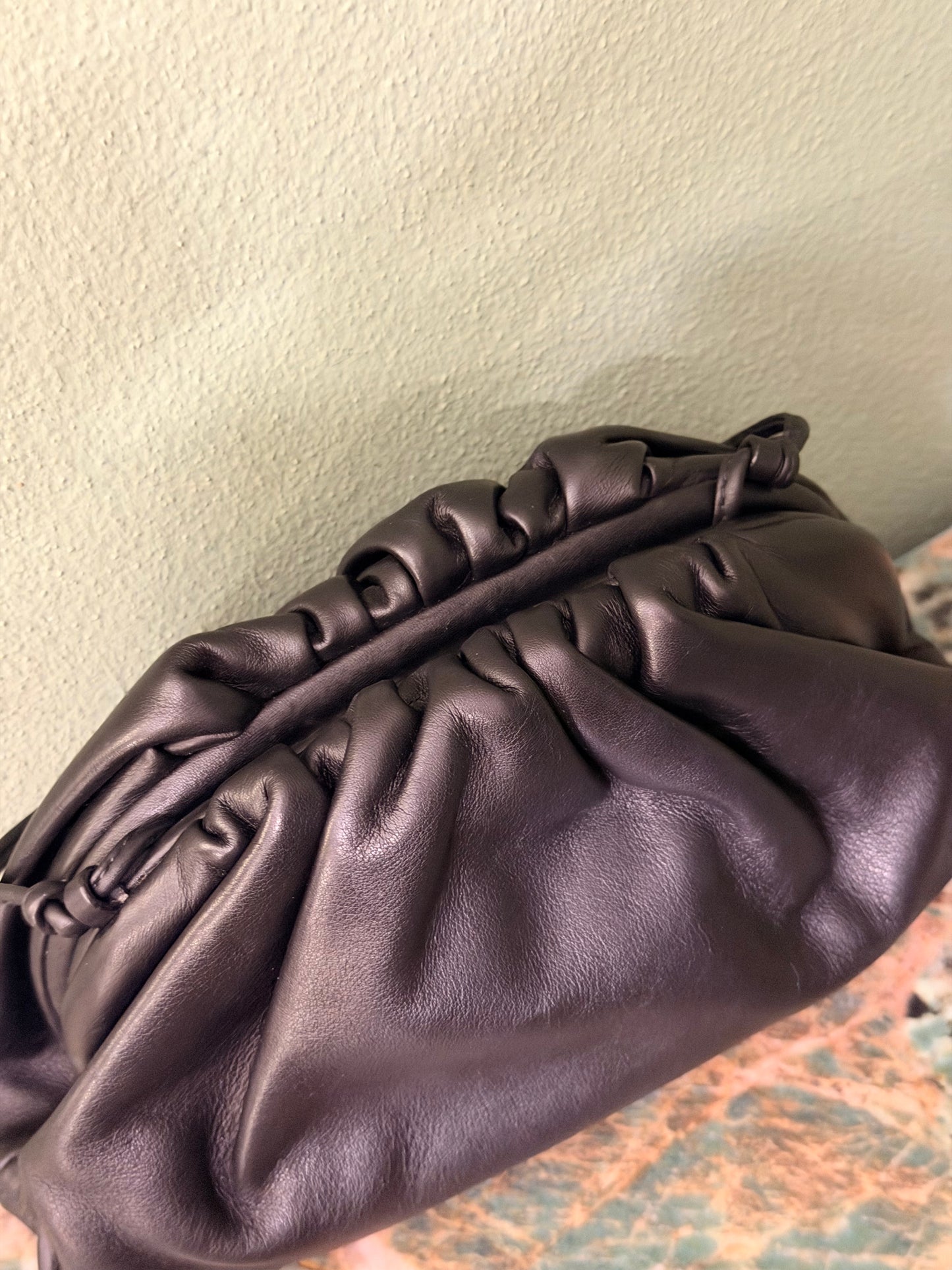 BOTTEGA VENETA BLACK MINI POUCH CROSSBODY BAG