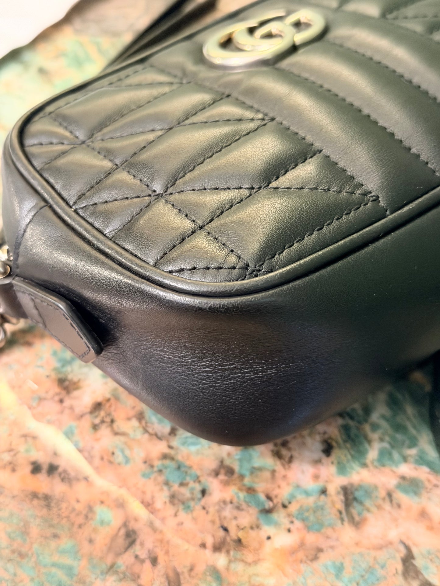 GUCCI BLACK MARMONT SMALL CAMERA BAG