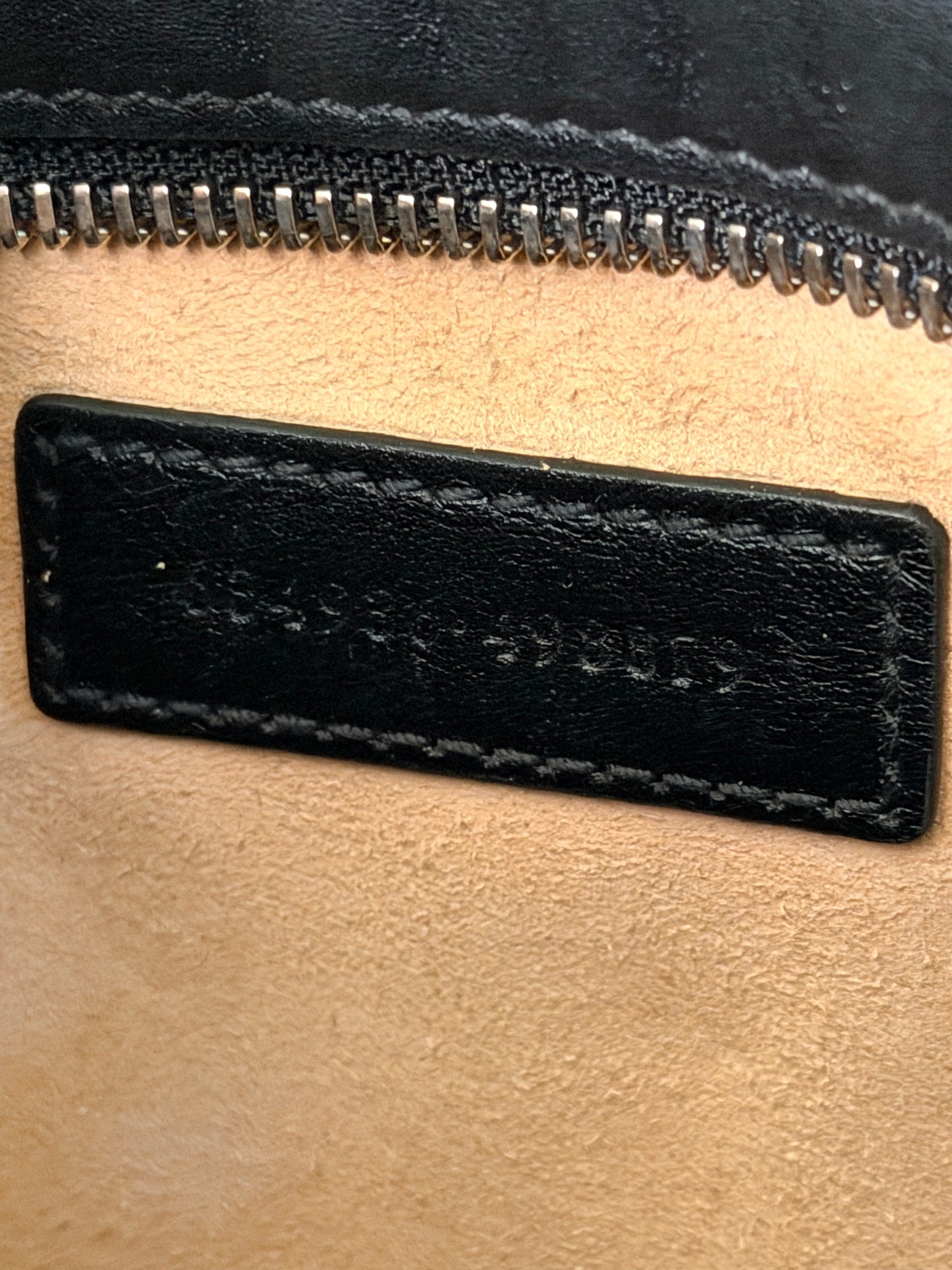 GUCCI BLACK MARMONT SMALL CAMERA BAG