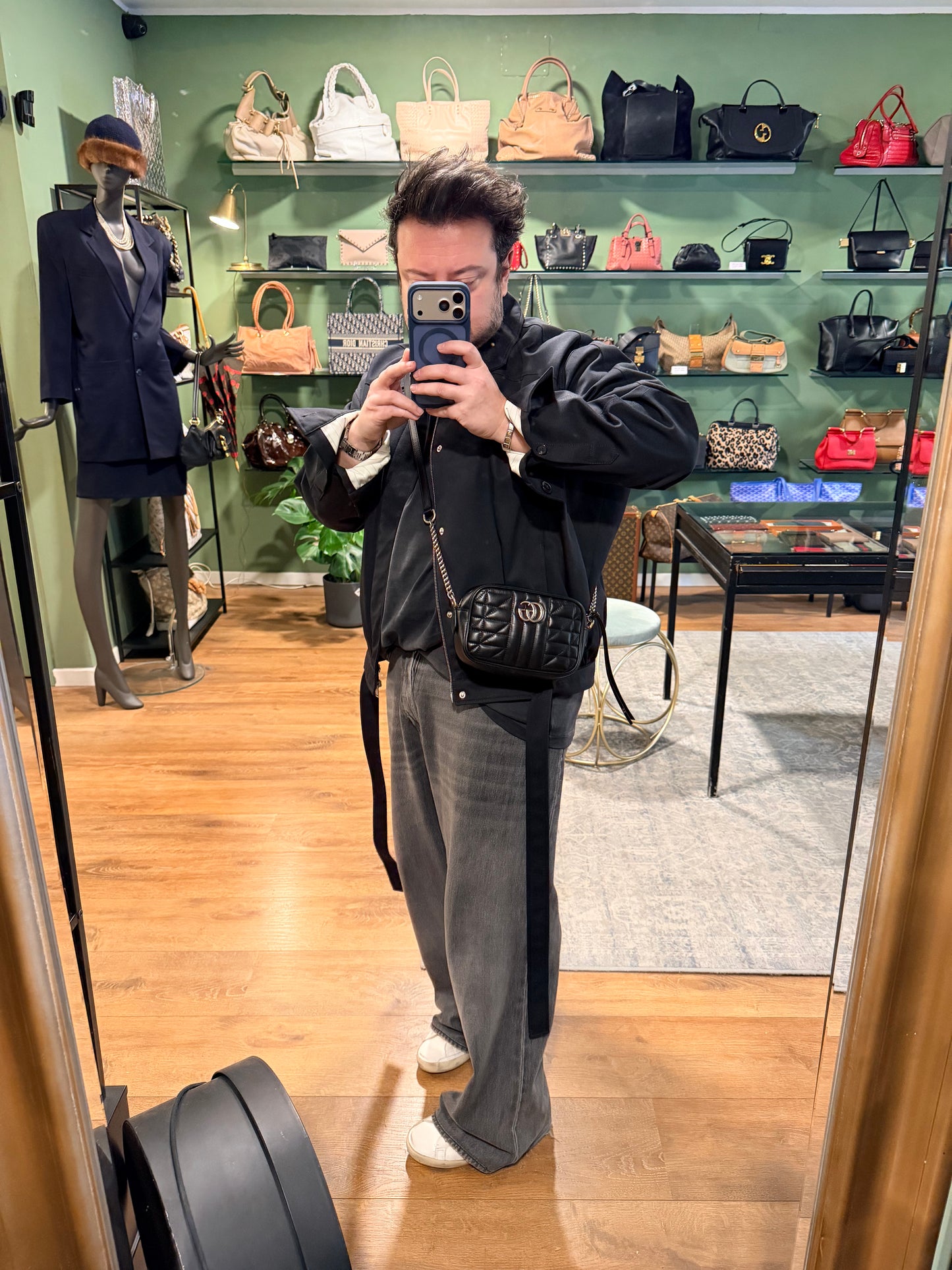 GUCCI BLACK MARMONT SMALL CAMERA BAG