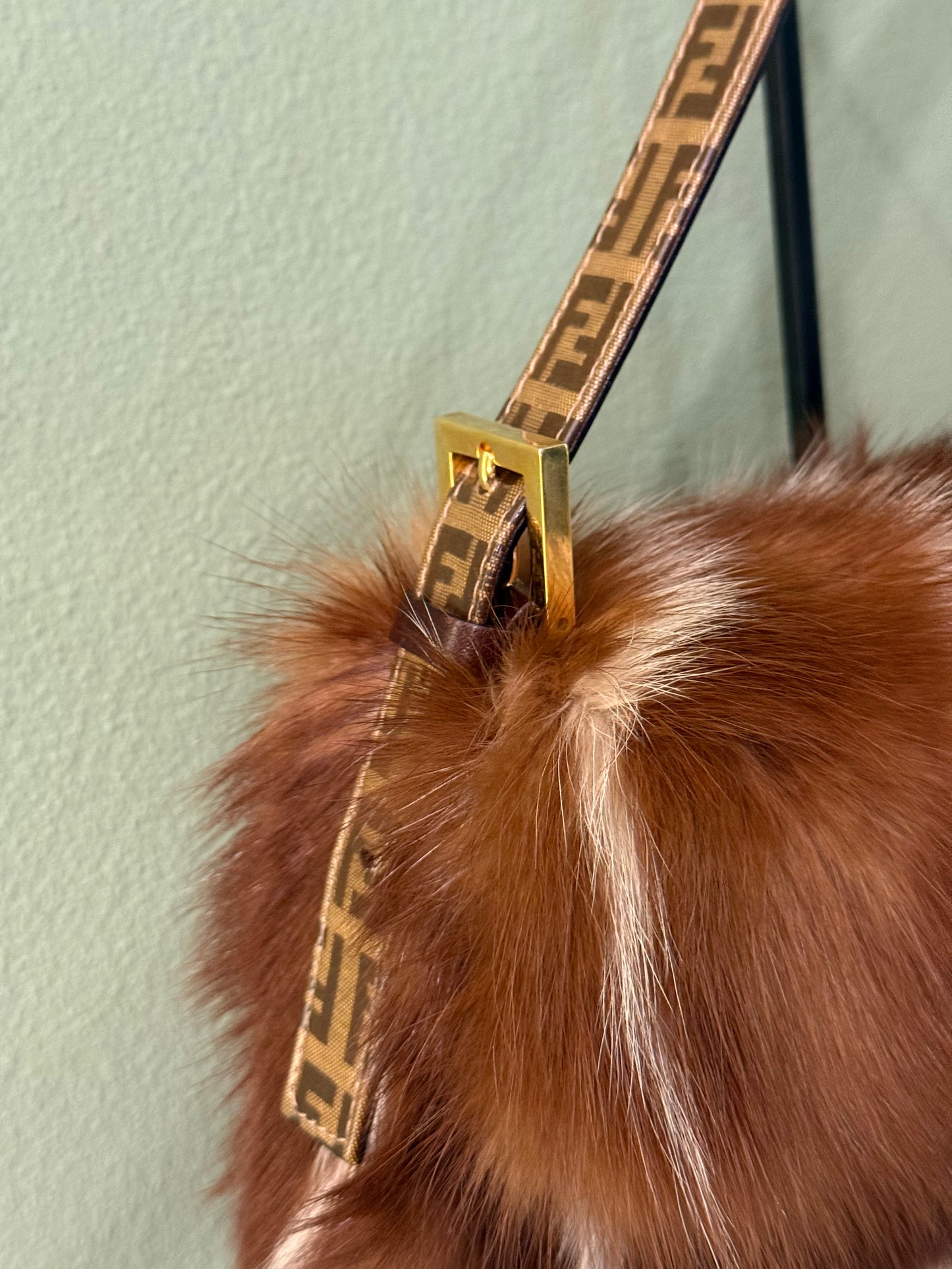 FENDI BROWN SKUNK FUR BAGUETTE SHOULDER BAG