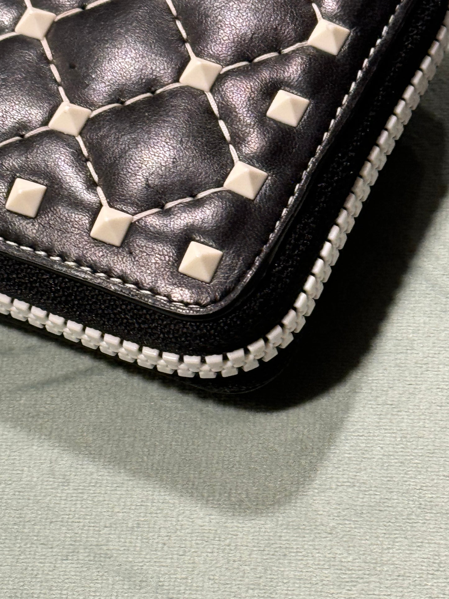 VALENTINO BLACK ROCKSTUD SPIKE ZIPPY WALLET