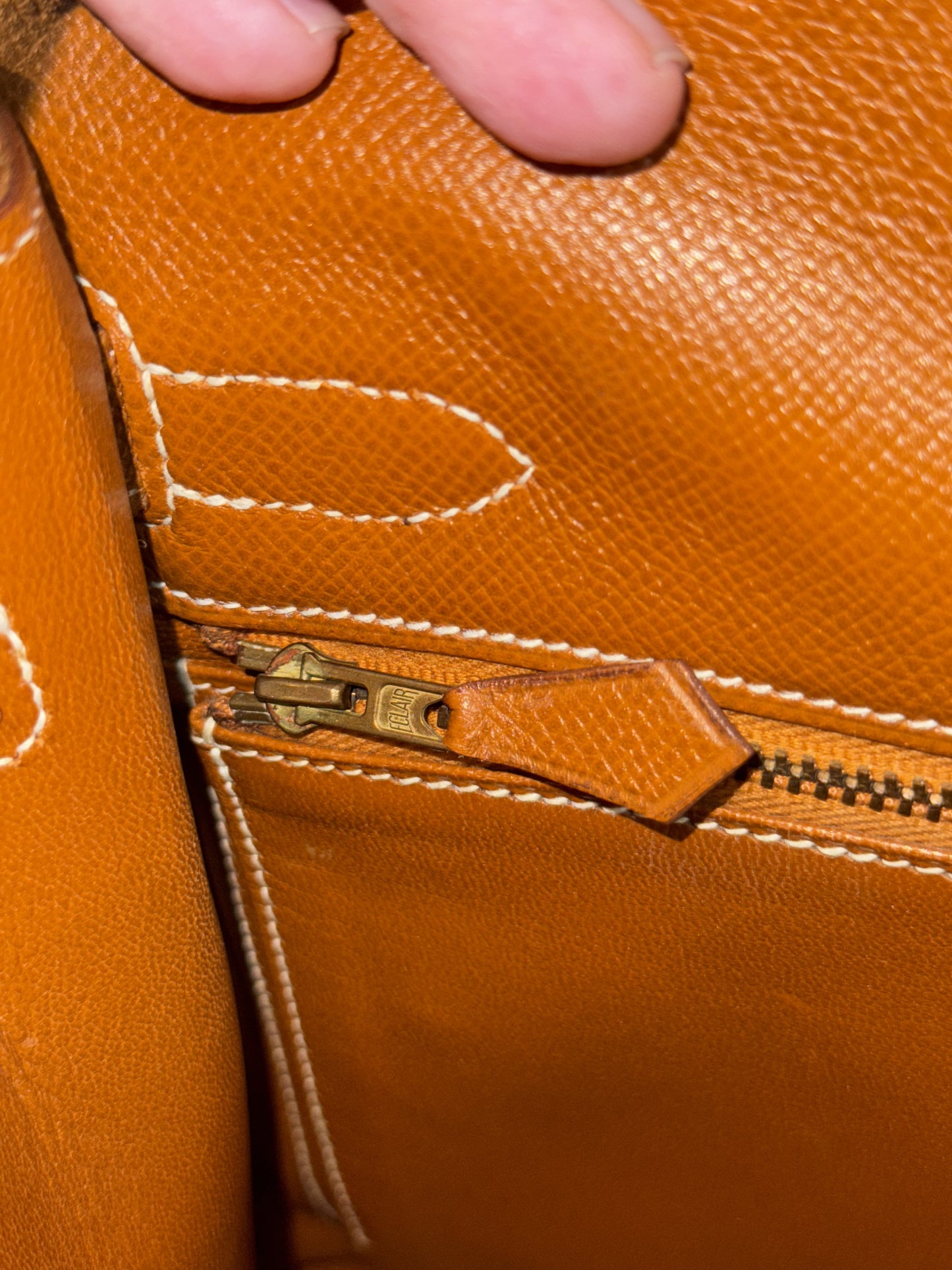 HERMÈS GOLD COURCHEVEL KELLY SELLIER 32 HANDBAG