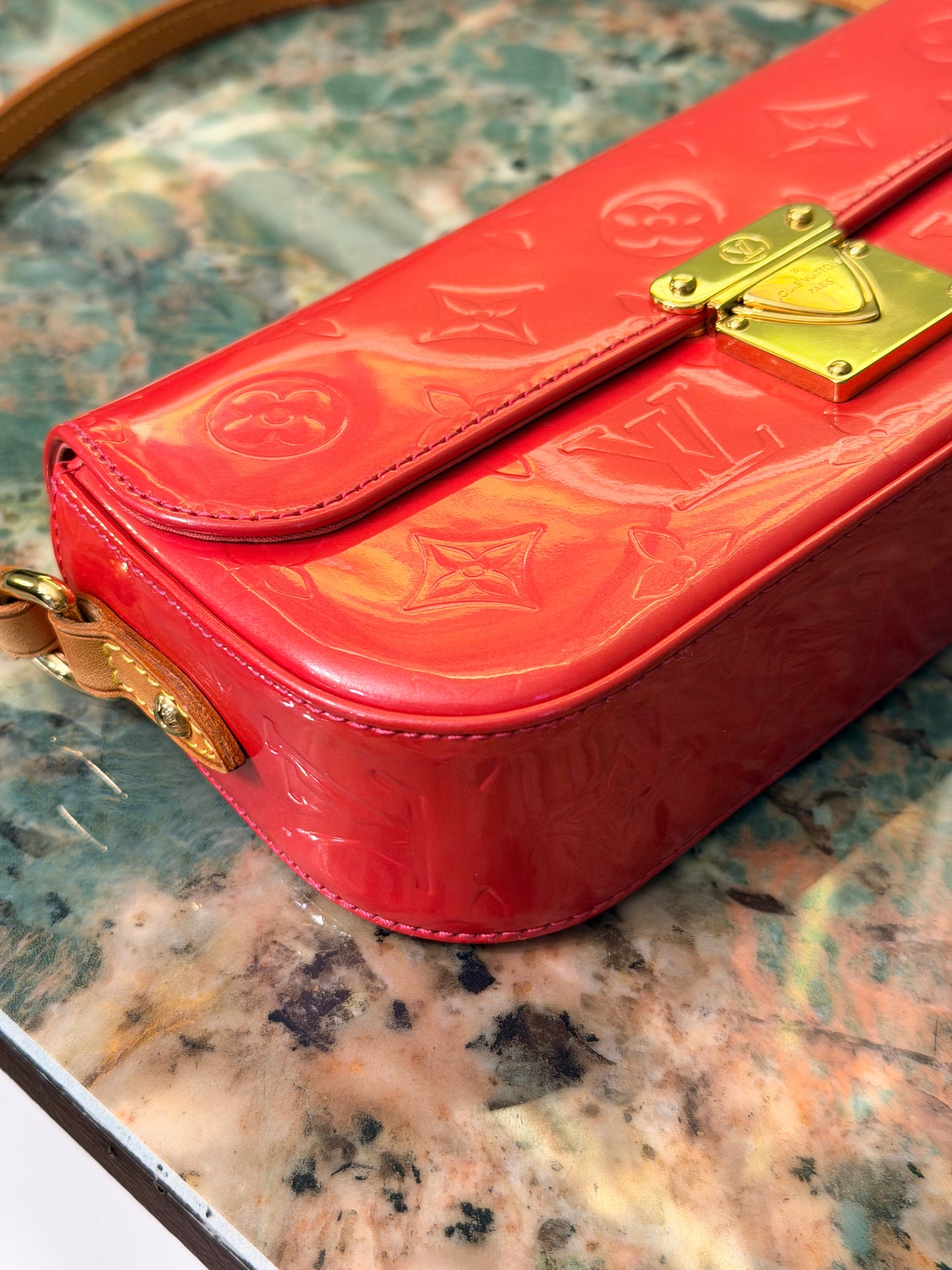 LOUIS VUITTON PINK VERNIS MALIBU STREET SHOULDER BAG