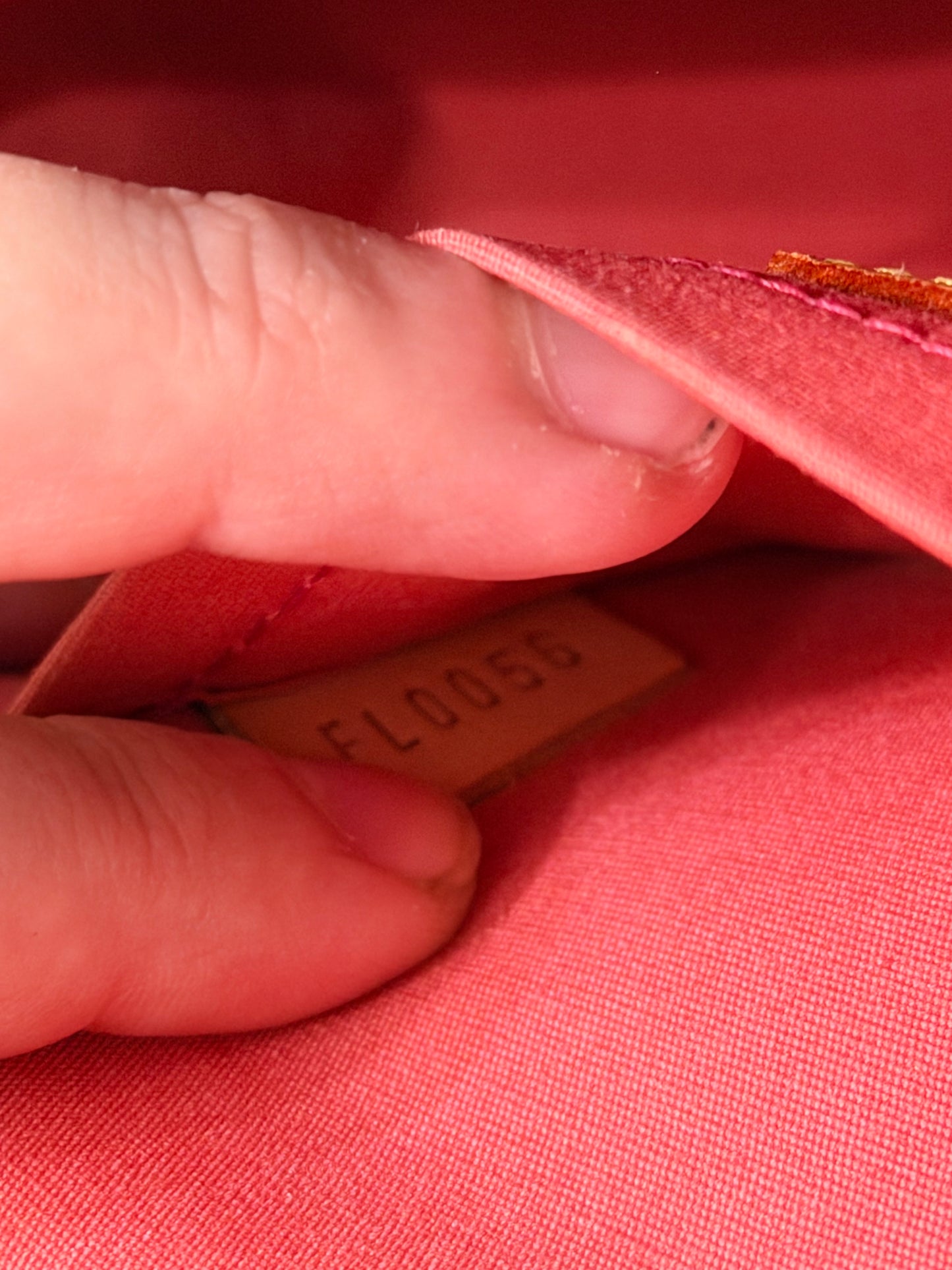 LOUIS VUITTON PINK VERNIS MALIBU STREET SHOULDER BAG