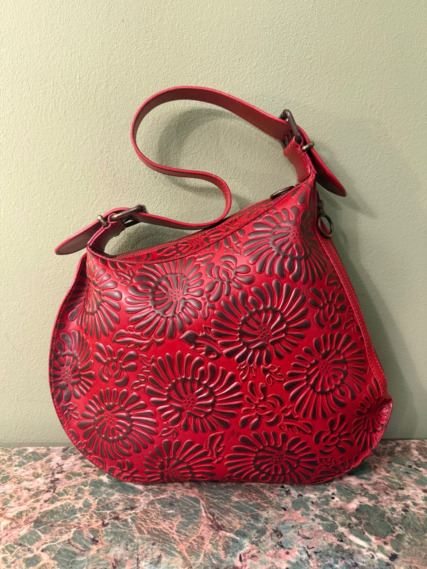 FENDI LARGE RED EMBOSSED LEATHER OYSTER SHOULDER BAG