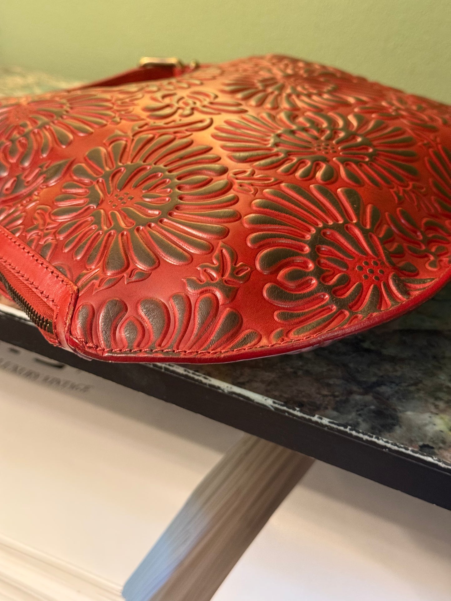 FENDI LARGE RED EMBOSSED LEATHER OYSTER SHOULDER BAG