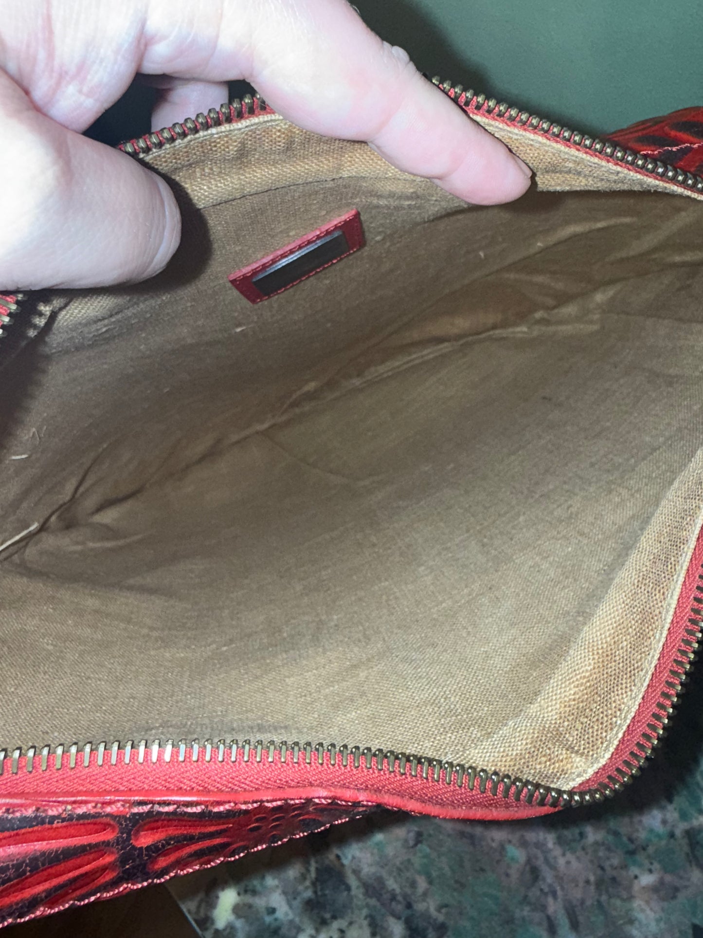 FENDI LARGE RED EMBOSSED LEATHER OYSTER SHOULDER BAG
