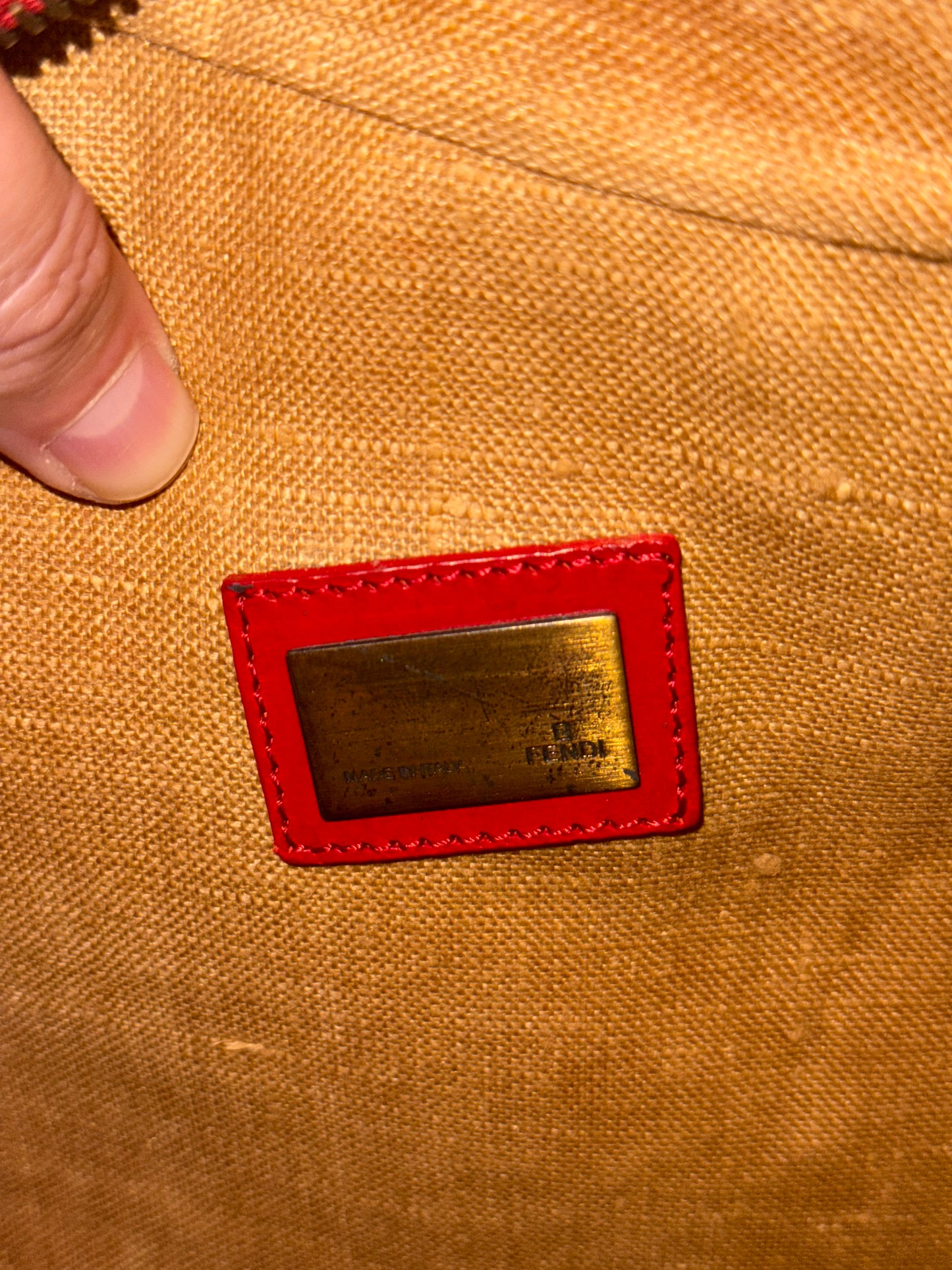 FENDI LARGE RED EMBOSSED LEATHER OYSTER SHOULDER BAG