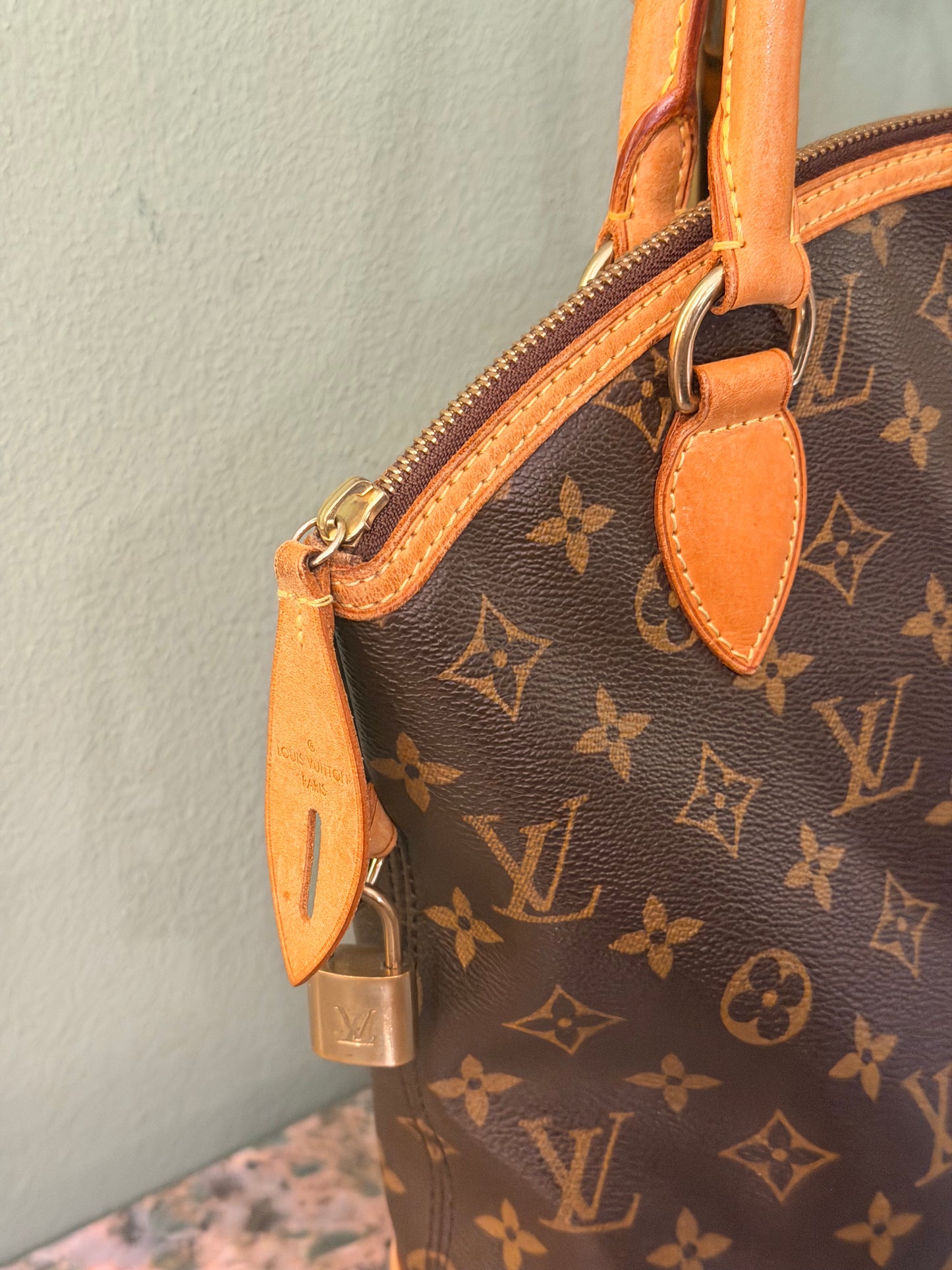 LOUIS VUITTON MONOGRAM LOCK IT PM HANDBAG
