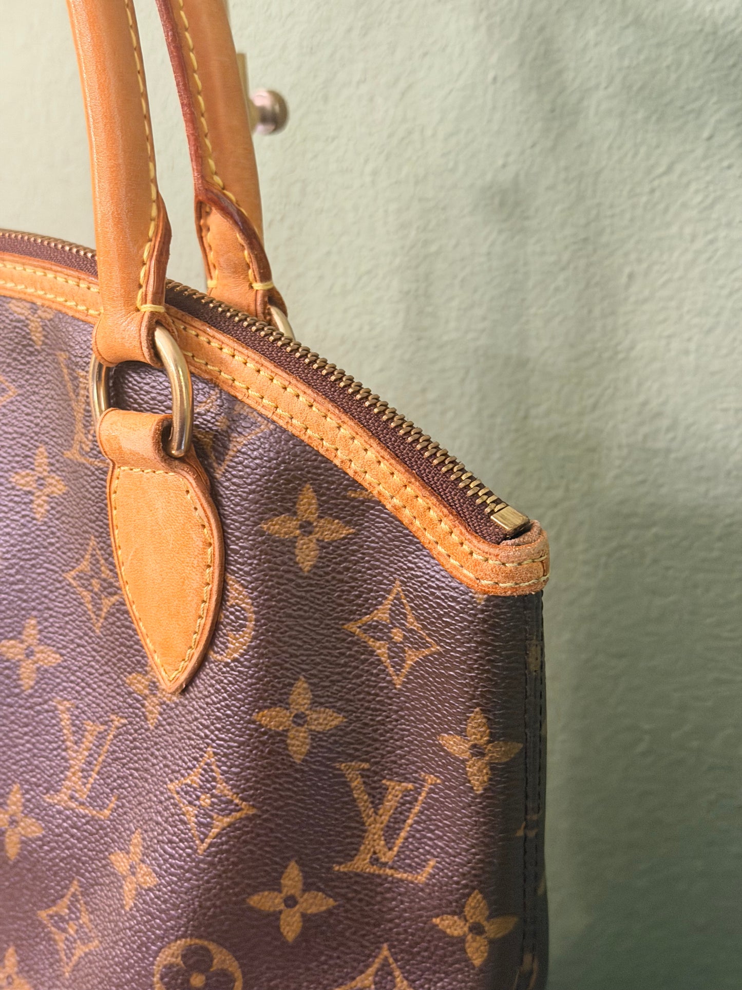 LOUIS VUITTON MONOGRAM LOCK IT PM HANDBAG