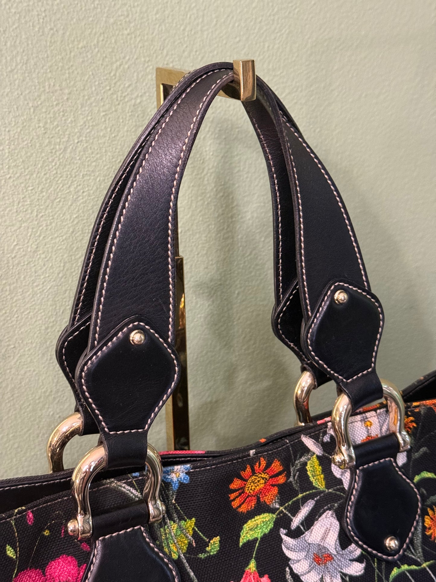 GUCCI BLACK FLORA HANDBAG