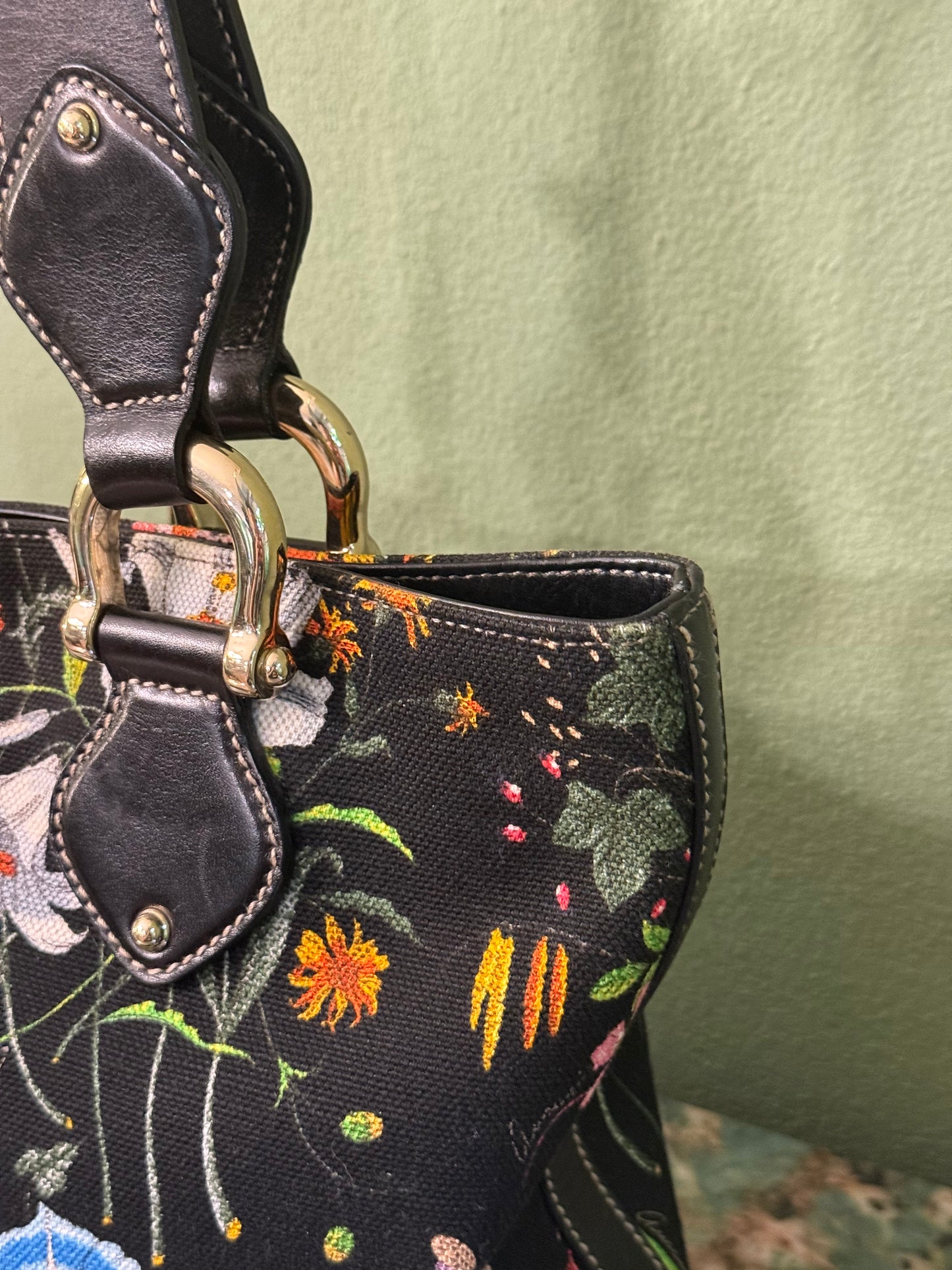 GUCCI BLACK FLORA HANDBAG
