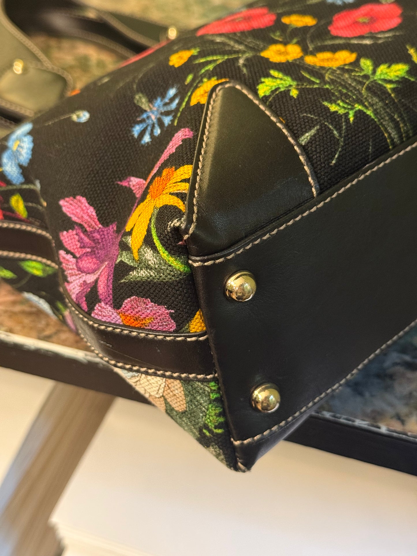 GUCCI BLACK FLORA HANDBAG