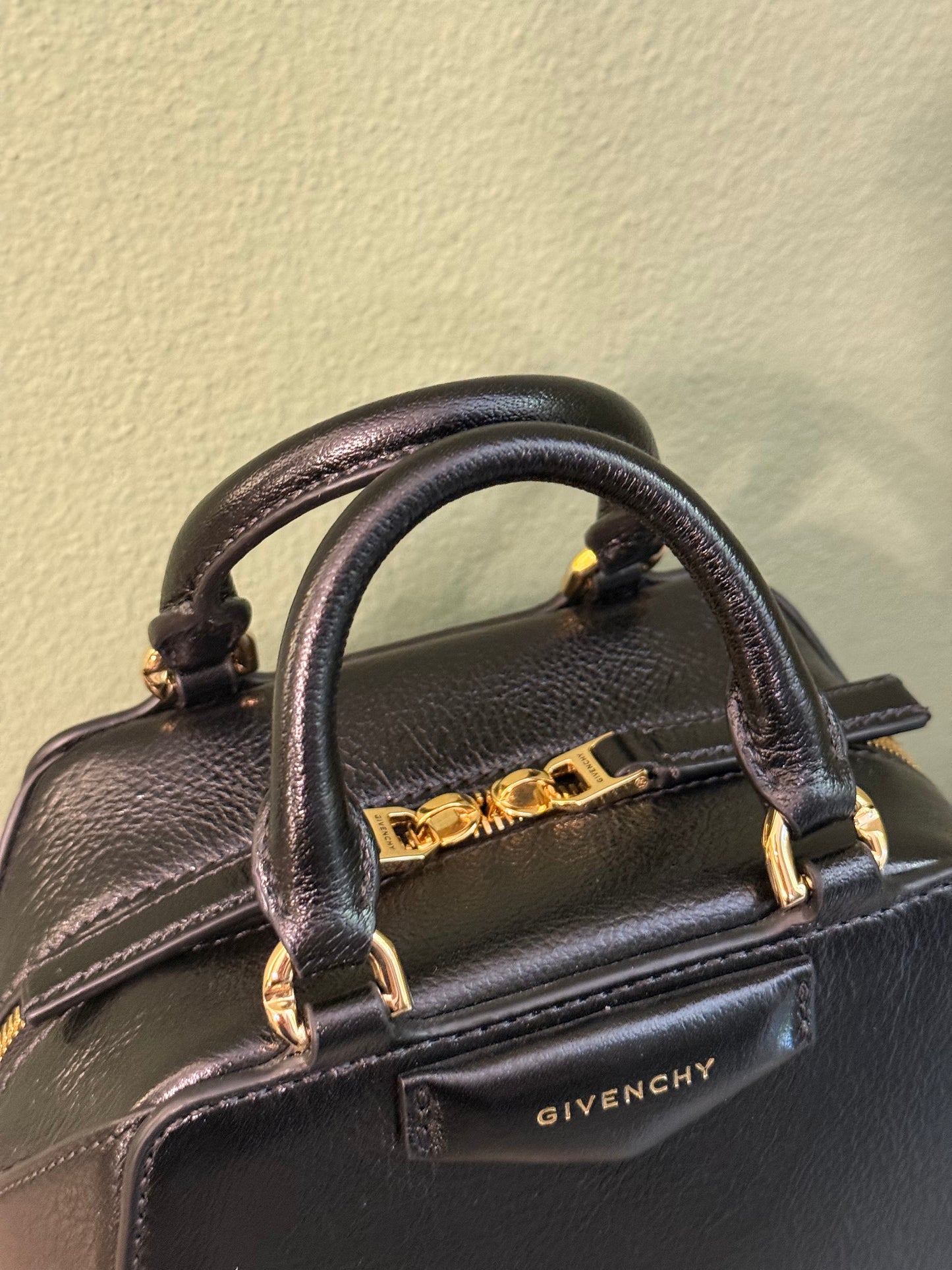 GIVENCHY BLACK MICRO ANTIGONA CUBE HANDBAG