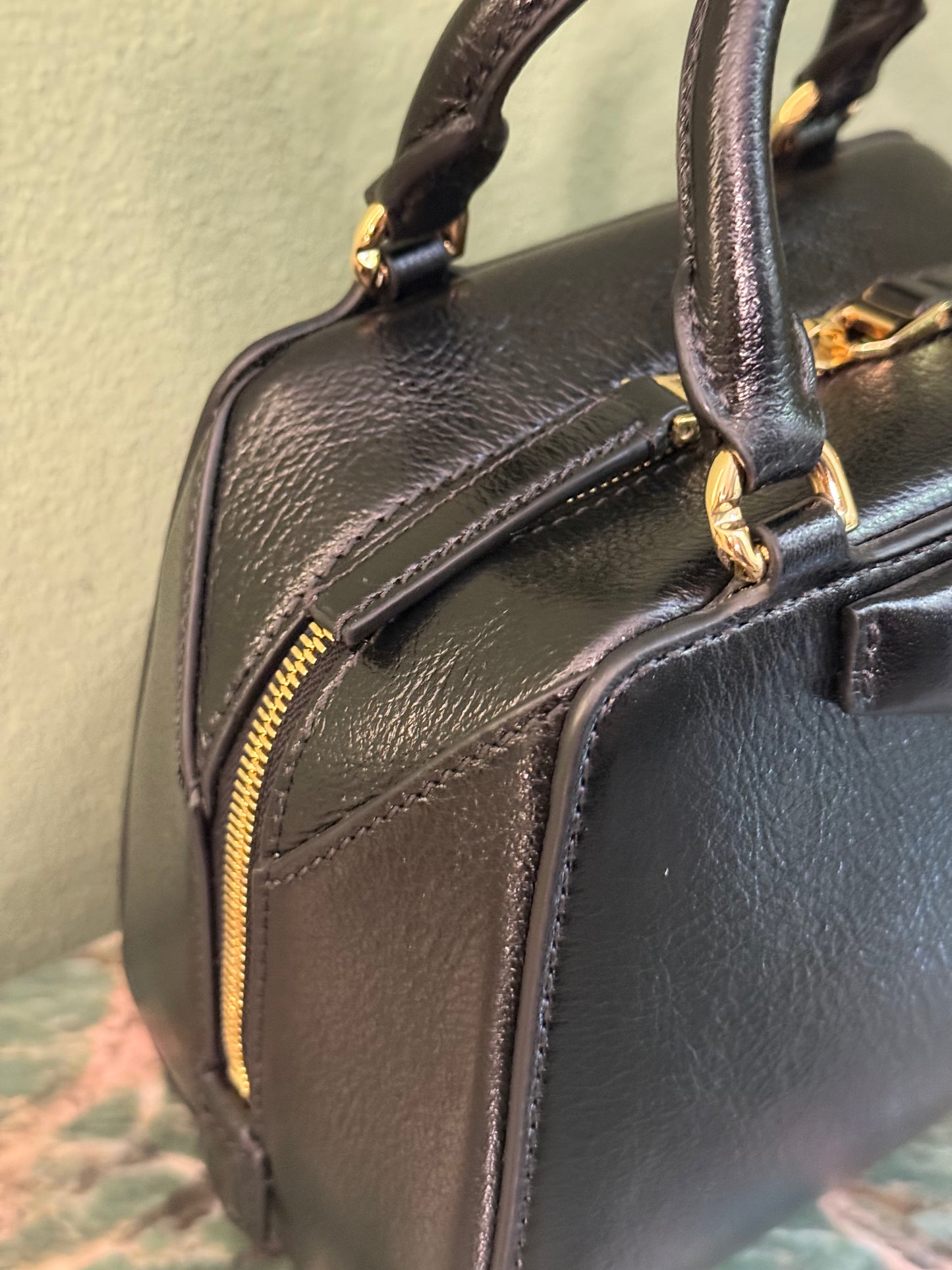 GIVENCHY BLACK MICRO ANTIGONA CUBE HANDBAG