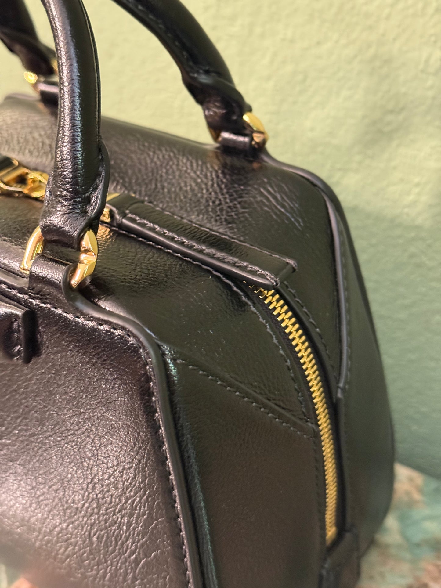 GIVENCHY BLACK MICRO ANTIGONA CUBE HANDBAG