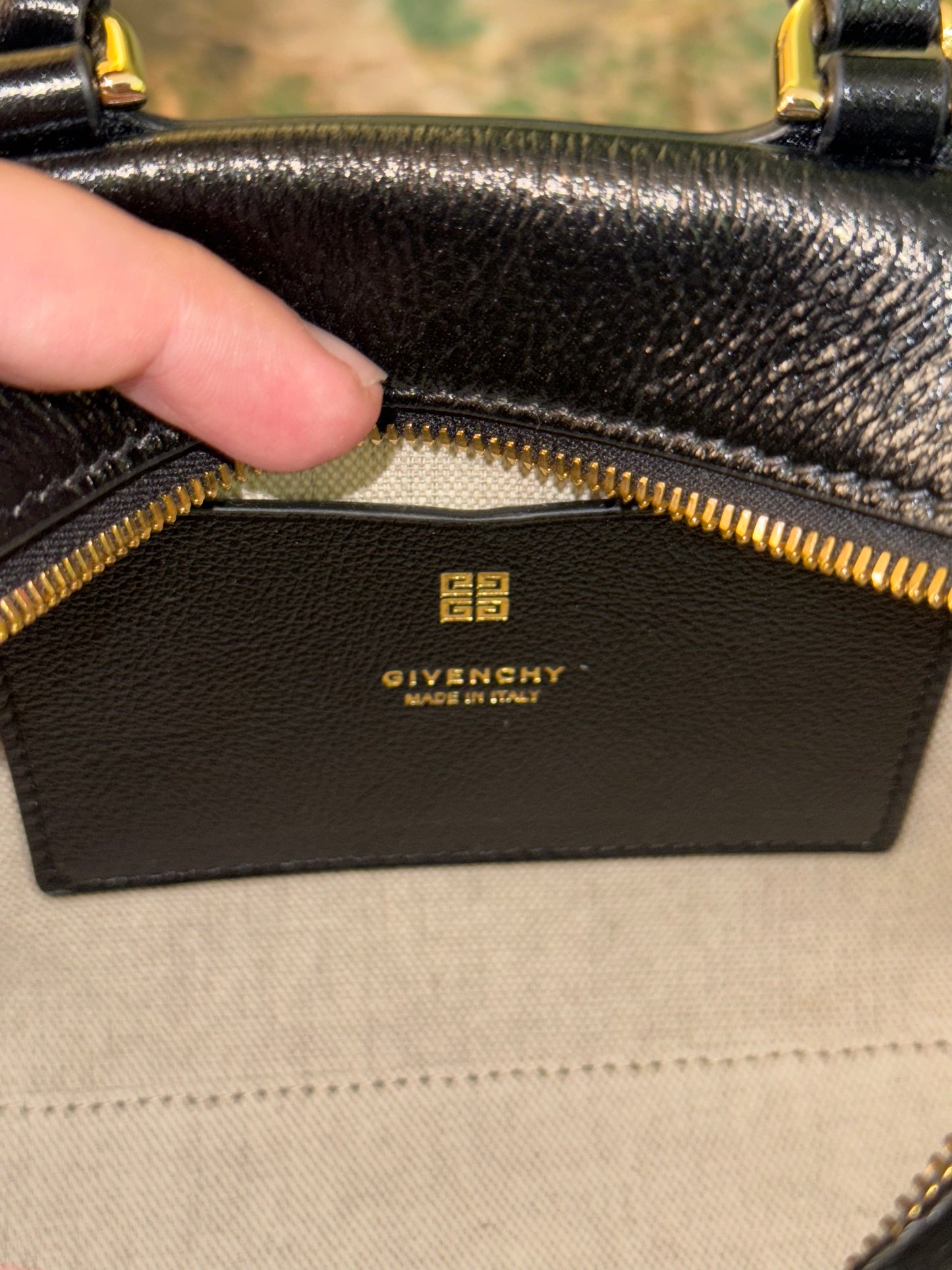 GIVENCHY BLACK MICRO ANTIGONA CUBE HANDBAG
