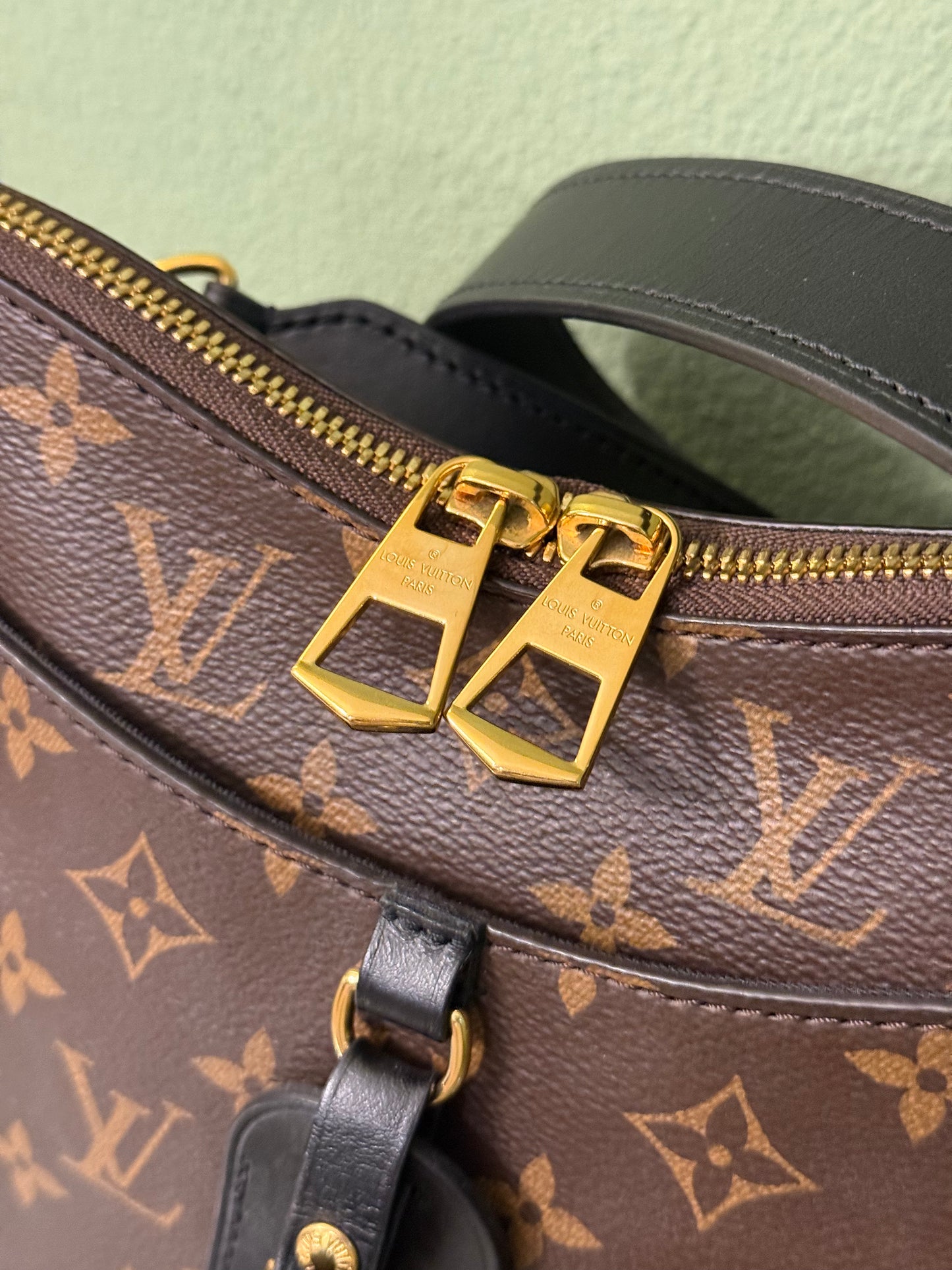 LOUIS VUITTON MONOGRAM ODEON PM CROSSBODY BAG
