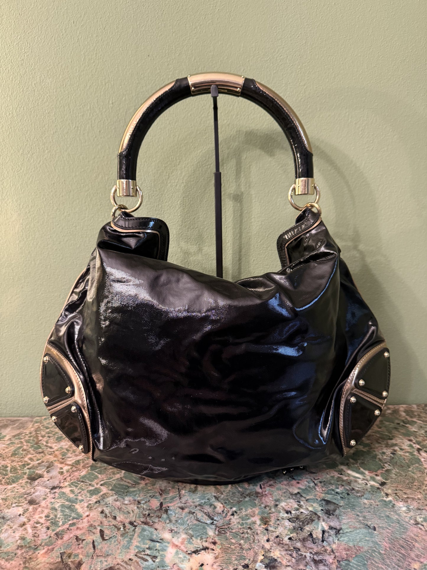 GUCCI BLACK PATENT LARGE INDY SHOULDER BAG