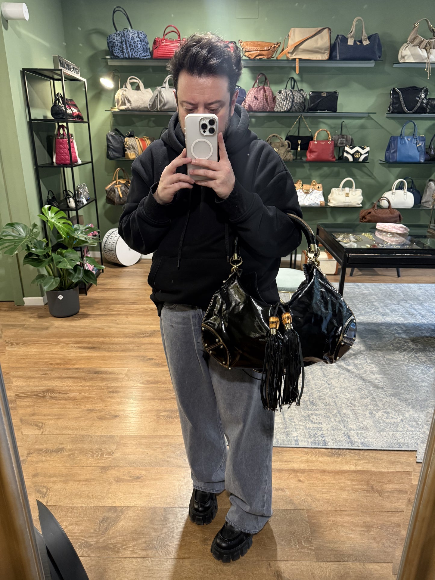 GUCCI BLACK PATENT LARGE INDY SHOULDER BAG
