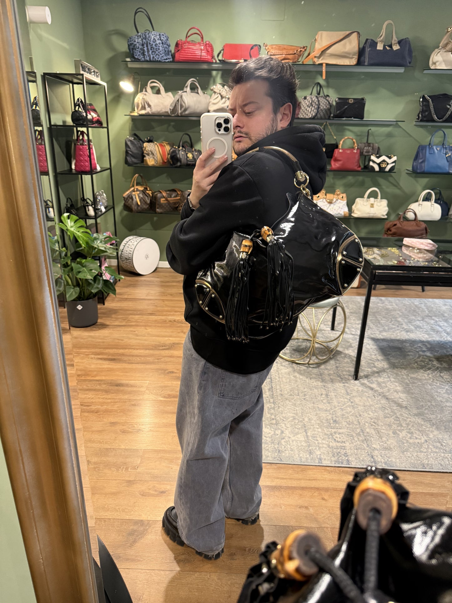 GUCCI BLACK PATENT LARGE INDY SHOULDER BAG