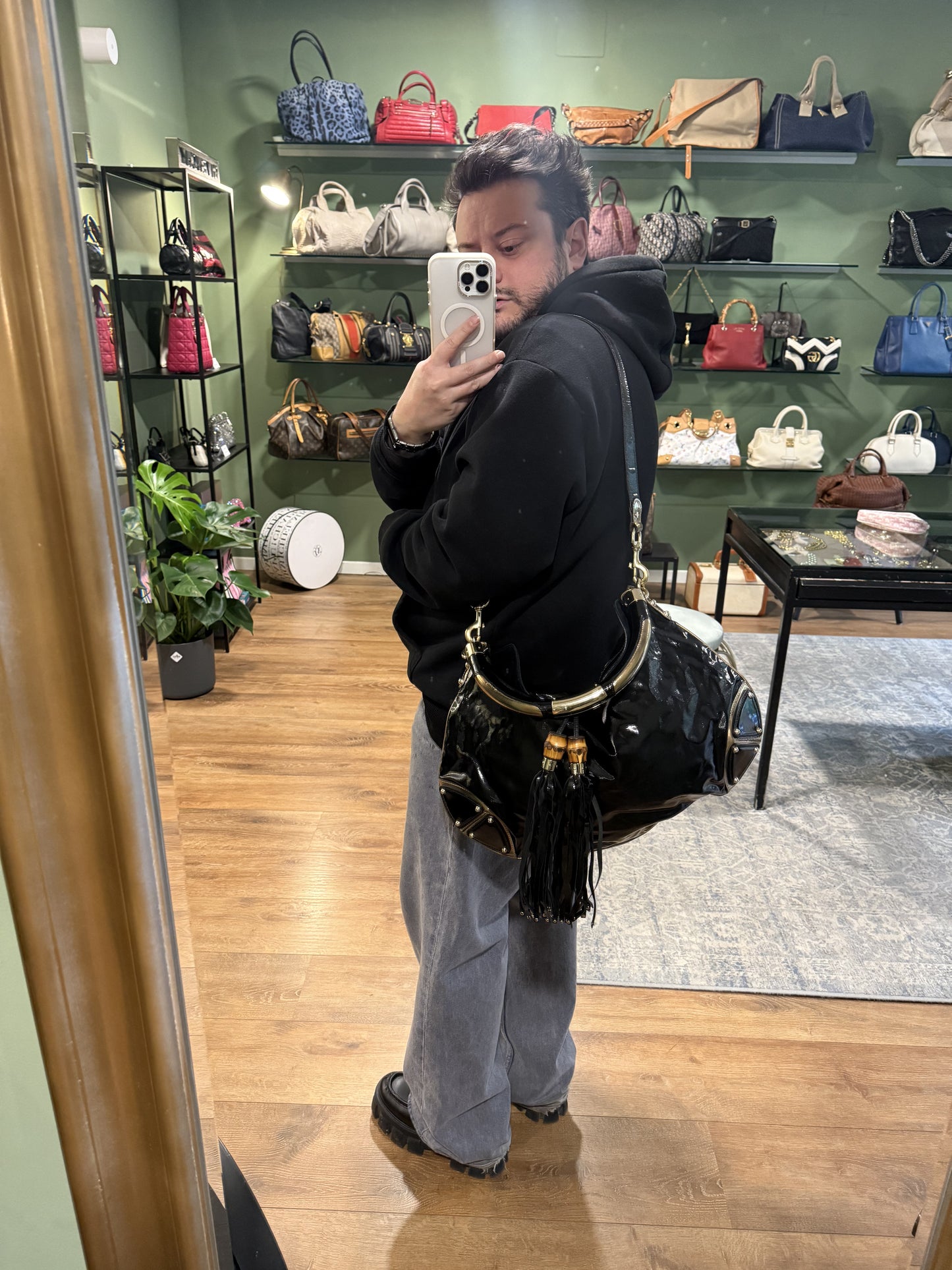 GUCCI BLACK PATENT LARGE INDY SHOULDER BAG