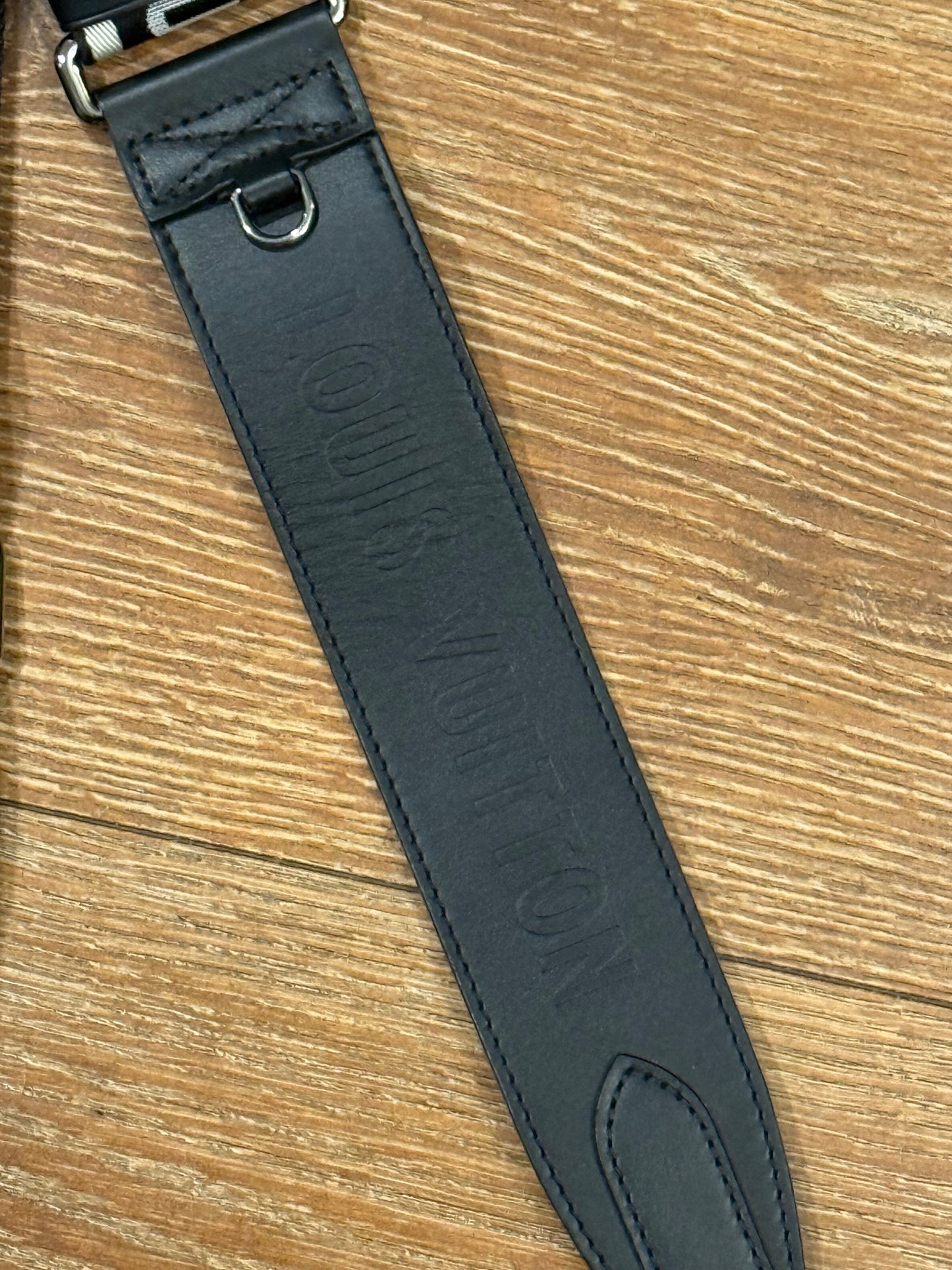 LOUIS VUITTON BLACK REMOVABLE SHOULDER STRAP