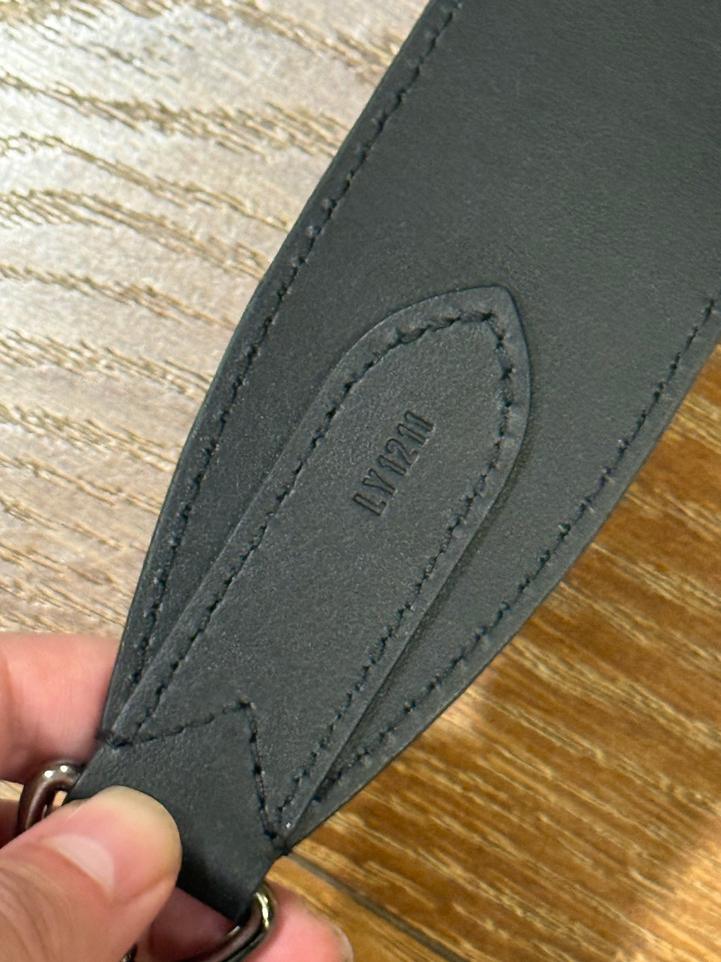 LOUIS VUITTON BLACK REMOVABLE SHOULDER STRAP