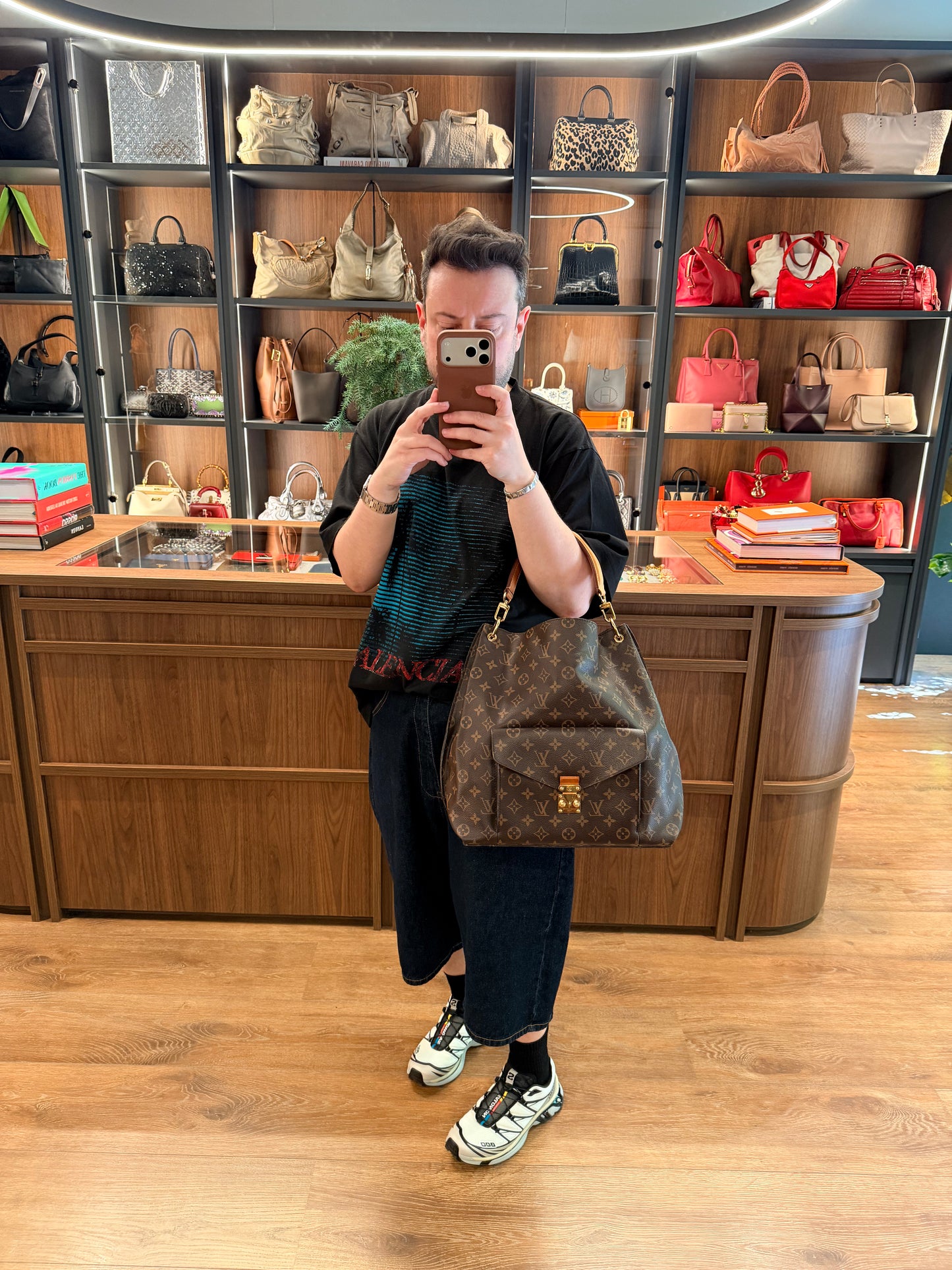 LOUIS VUITTON MONOGRAM MÉTIS HOBO BAG