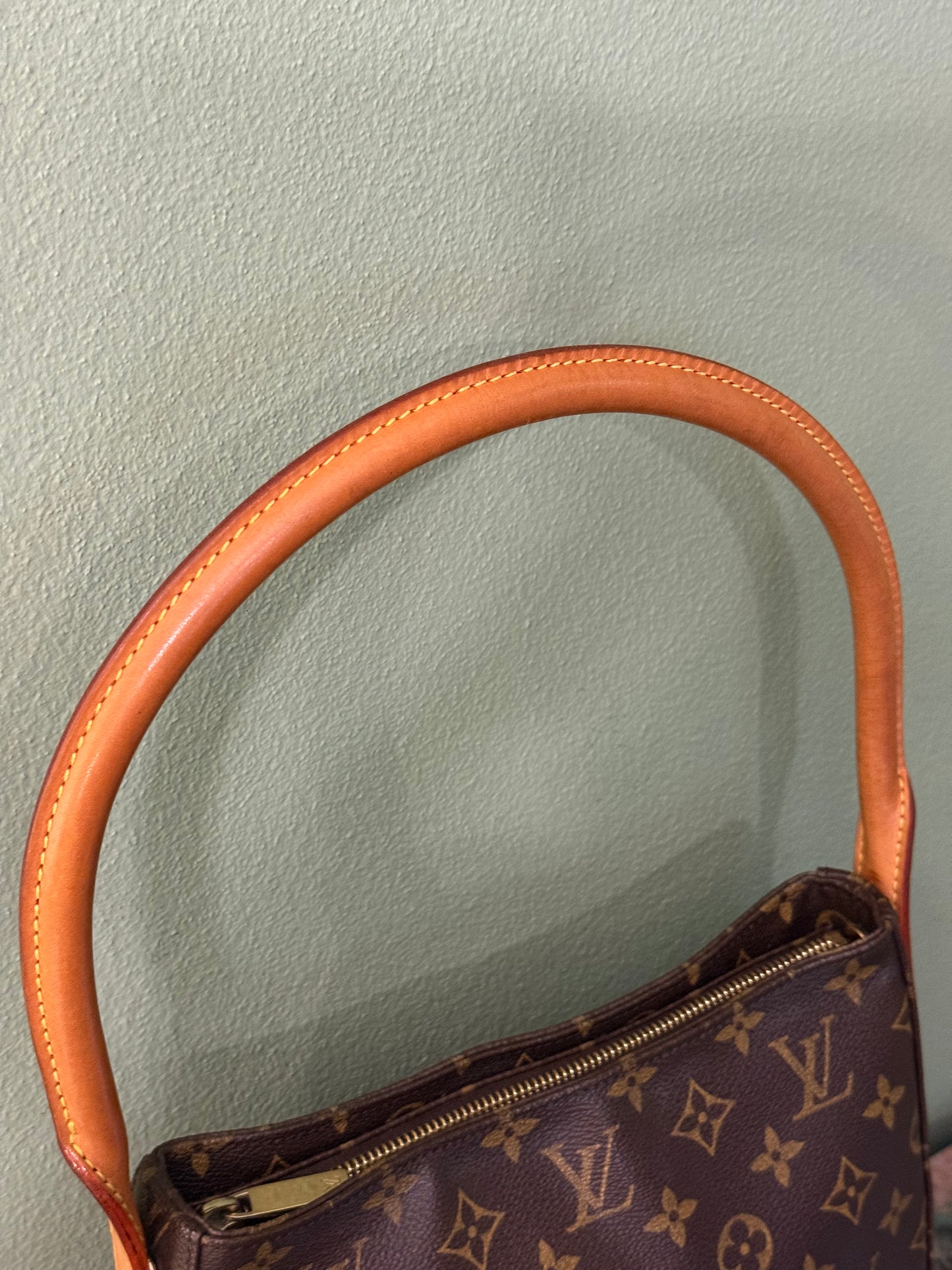 LOUIS VUITTON MONOGRAM LOOPING MM SHOULDER BAG