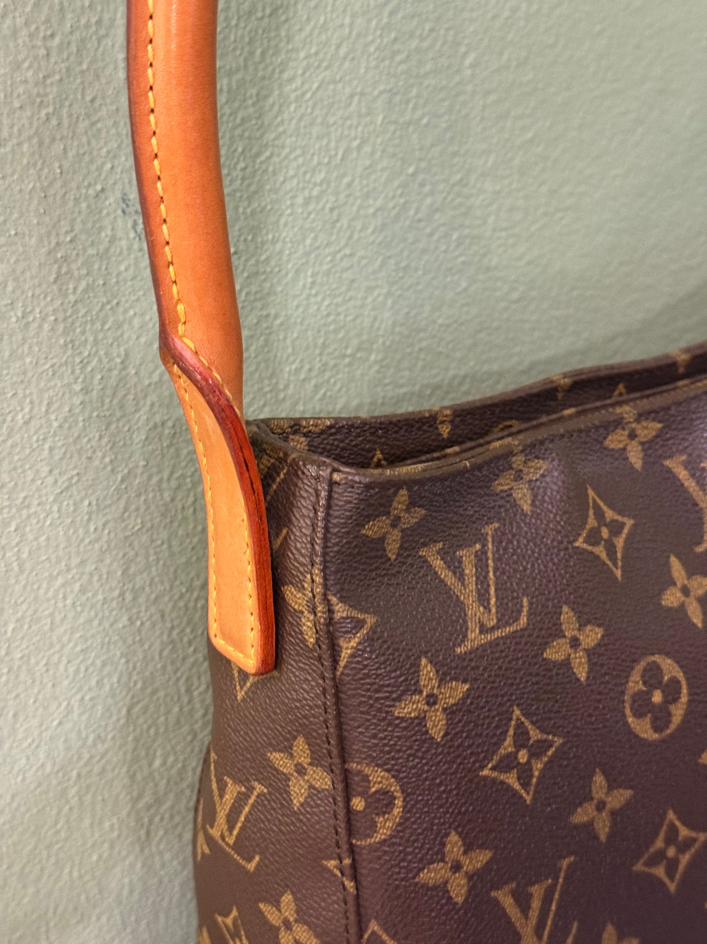 LOUIS VUITTON MONOGRAM LOOPING MM SHOULDER BAG