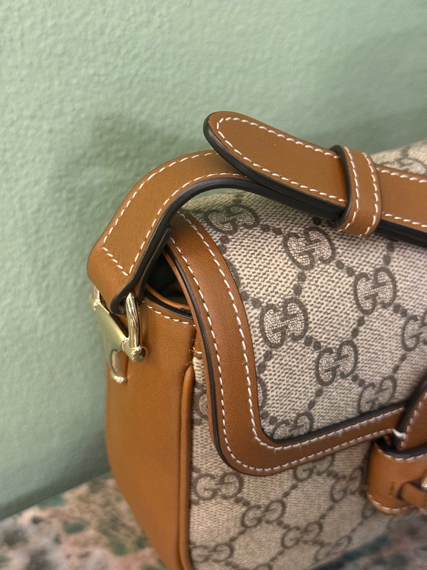 GUCCI TAN GG SUPREME SMALL SOFT HORSEBIT 1955 CROSSBODY BAG