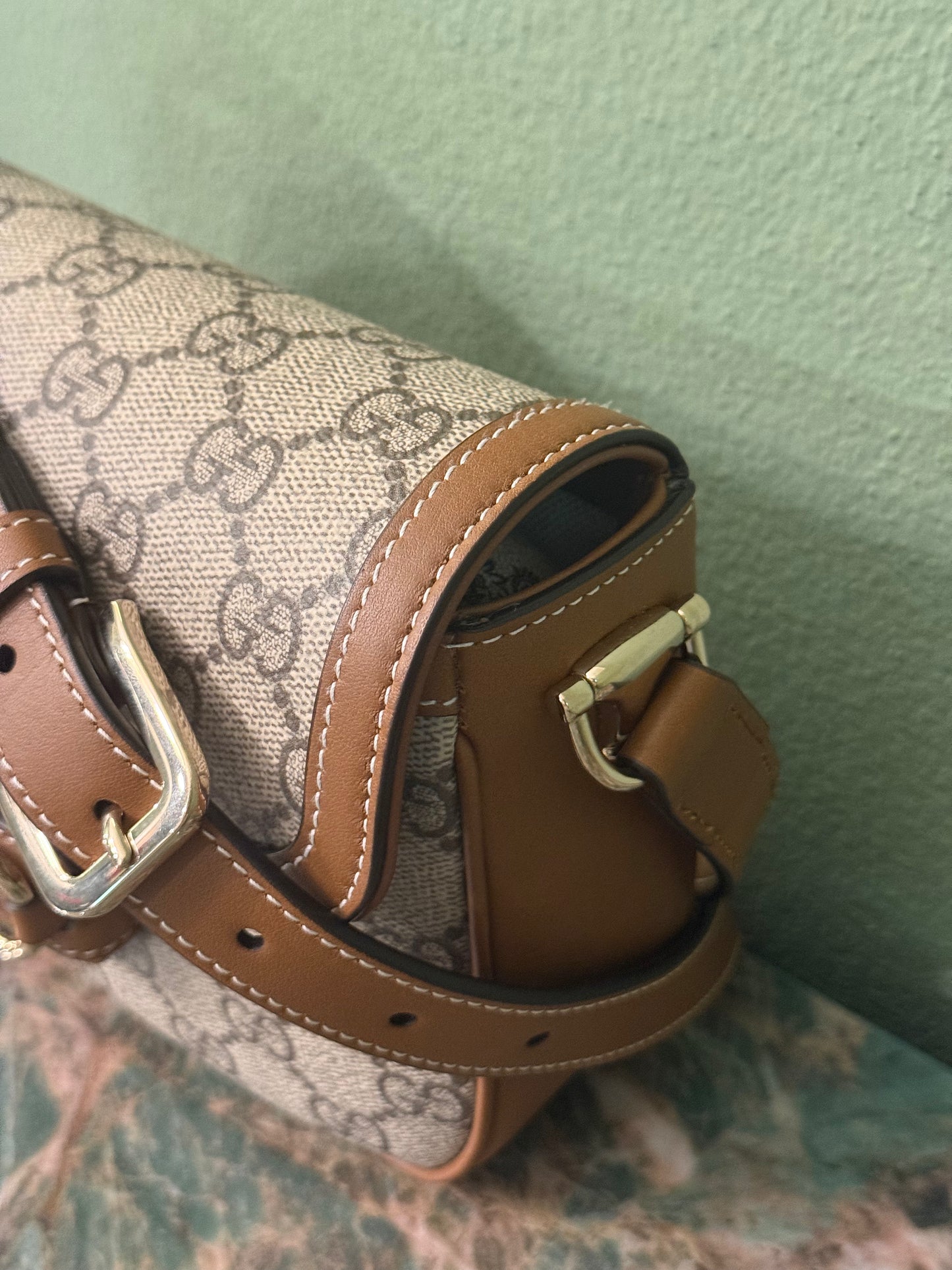 GUCCI TAN GG SUPREME SMALL SOFT HORSEBIT 1955 CROSSBODY BAG