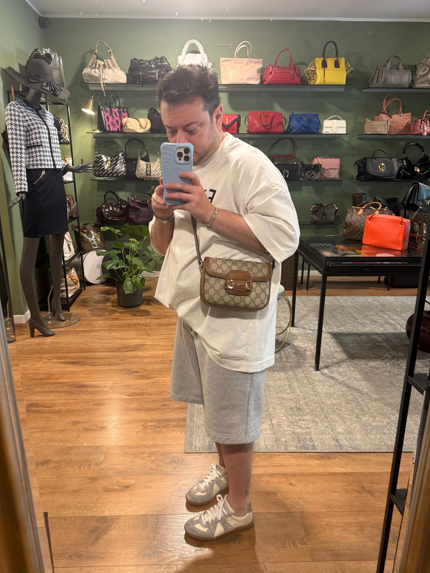 GUCCI TAN GG SUPREME SMALL SOFT HORSEBIT 1955 CROSSBODY BAG