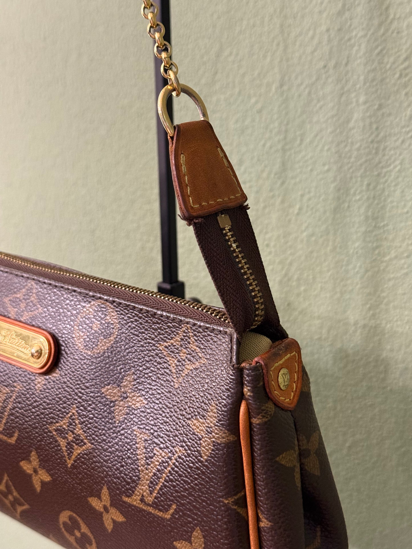 LOUIS VUITTON MONOGRAM EVA CLUCTH