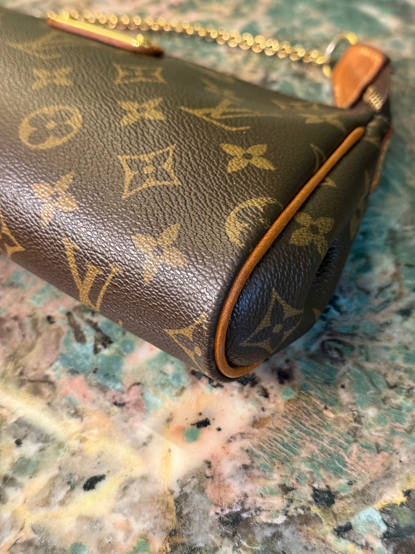 LOUIS VUITTON MONOGRAM EVA CLUCTH