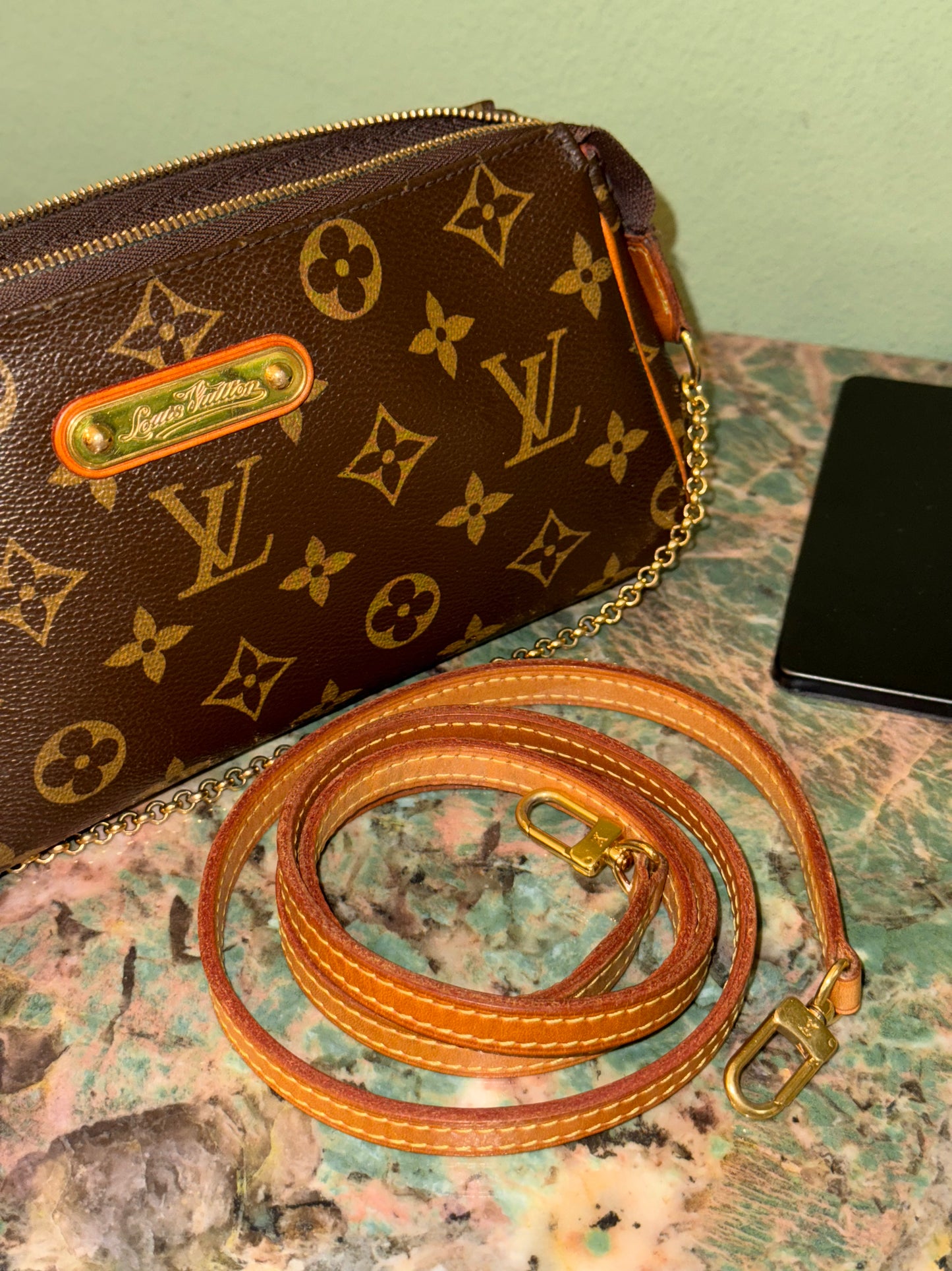 LOUIS VUITTON MONOGRAM EVA CLUCTH