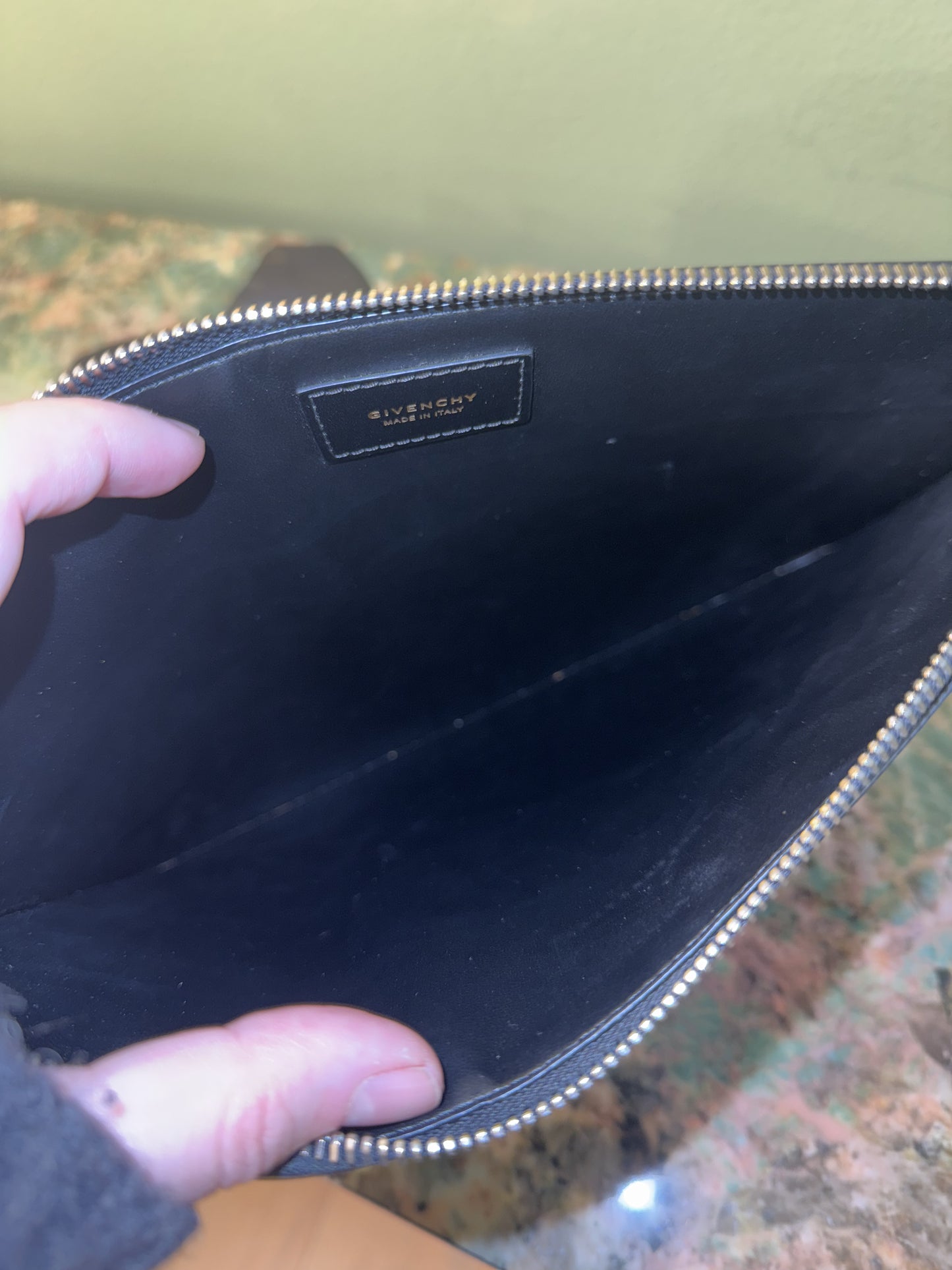 GIVENCHY BLACK FLAT POCHETTE