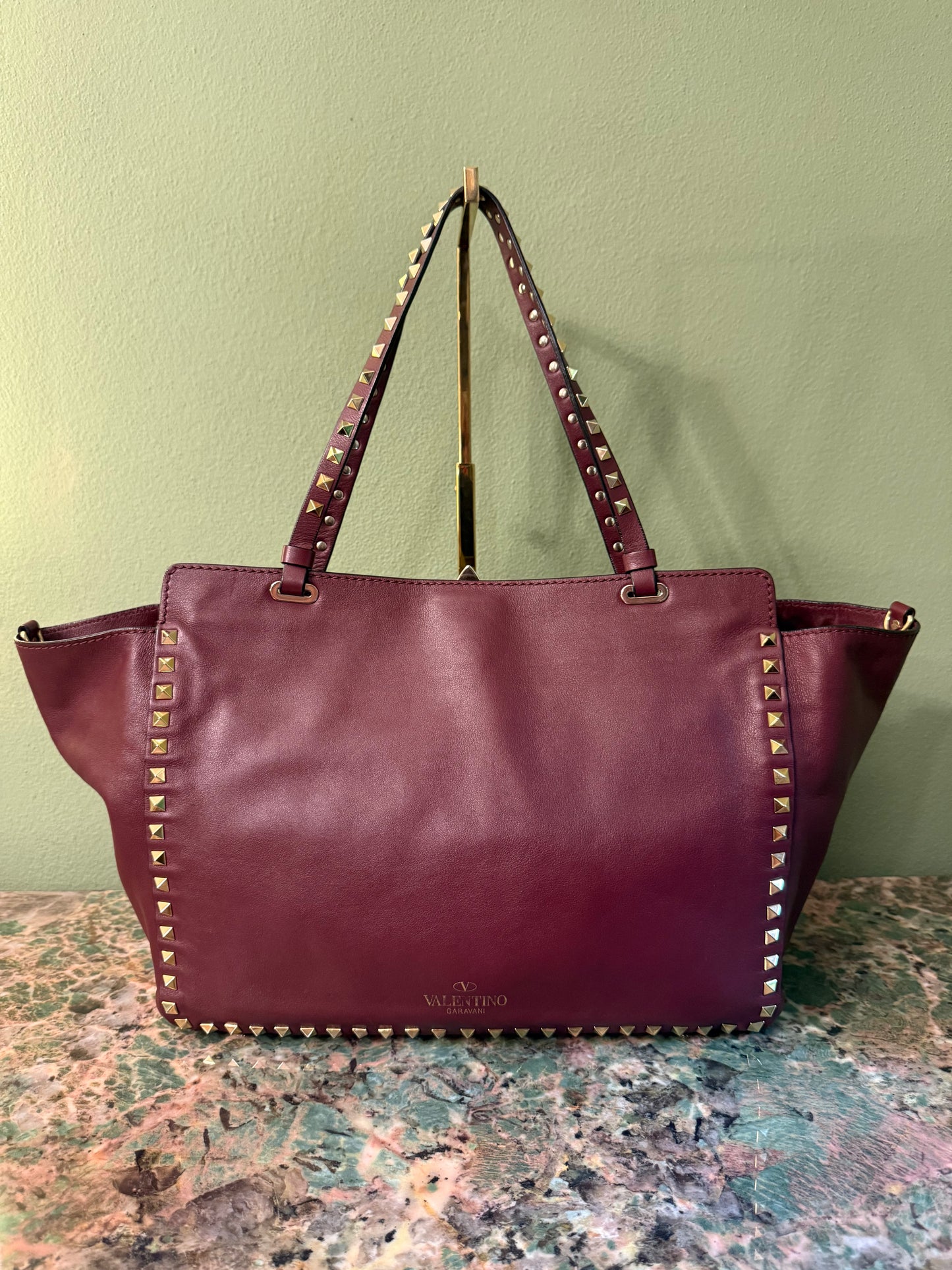 VALENTINO BURGUNDY LARGE ROCKSTUD SHOPPER TOTE