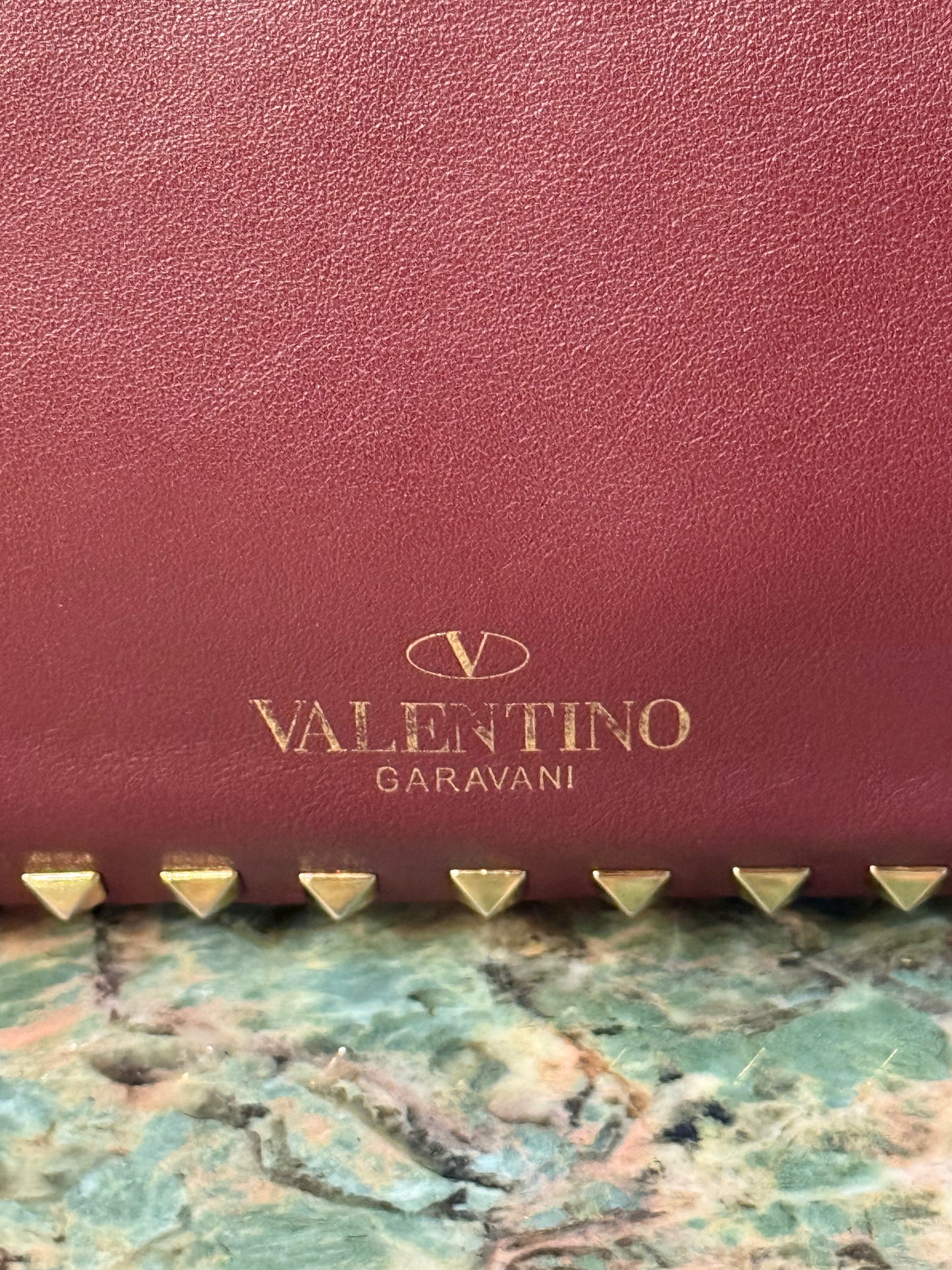 VALENTINO BURGUNDY LARGE ROCKSTUD SHOPPER TOTE