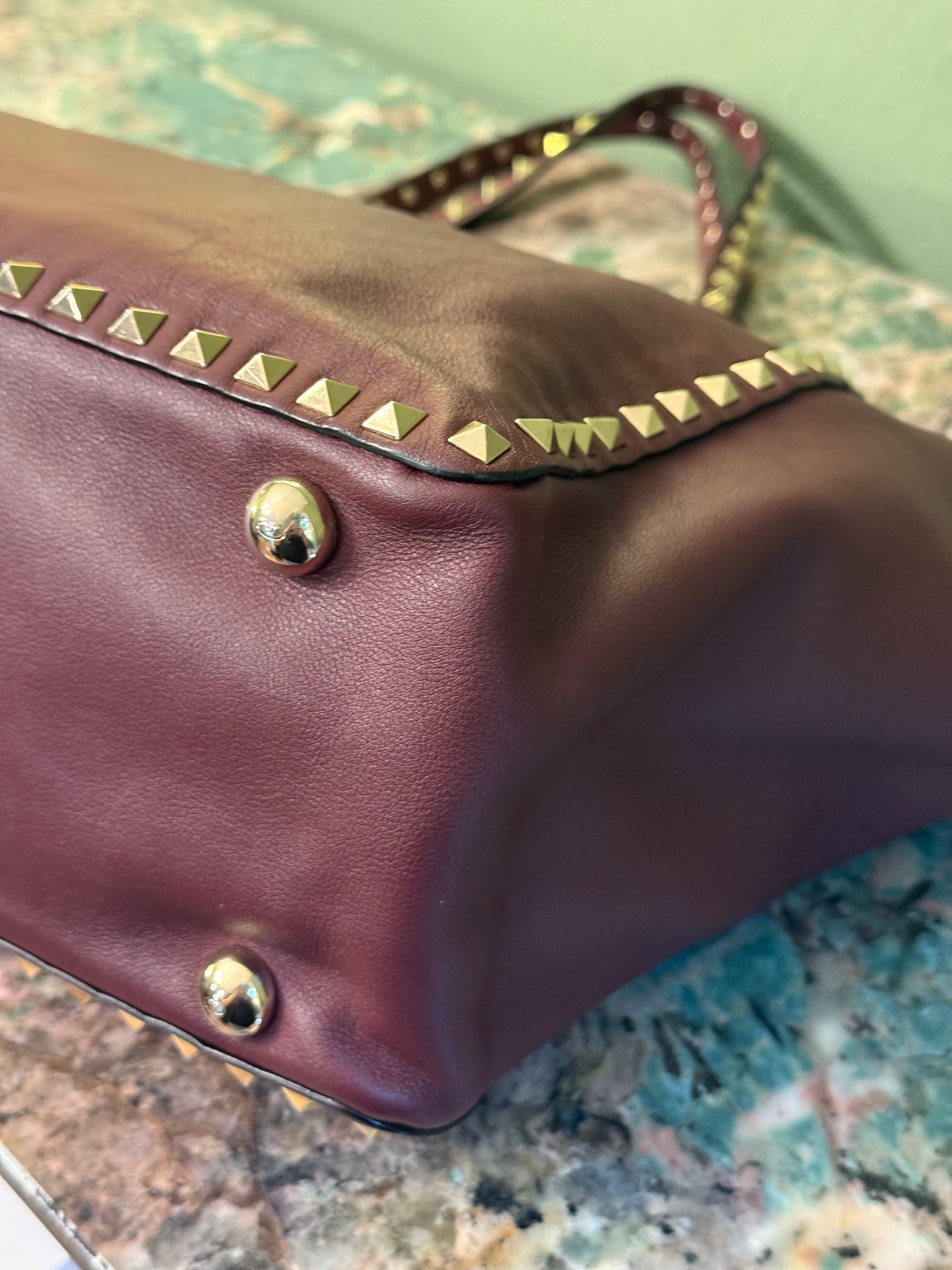 VALENTINO BURGUNDY LARGE ROCKSTUD SHOPPER TOTE