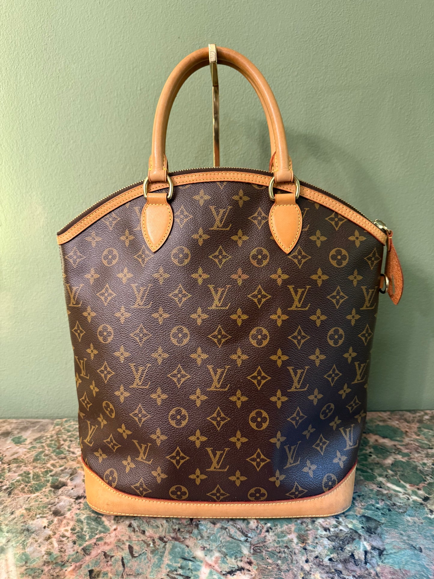 LOUIS VUITTON MONOGRAM LOCK IT VERTICALE HANDBAG